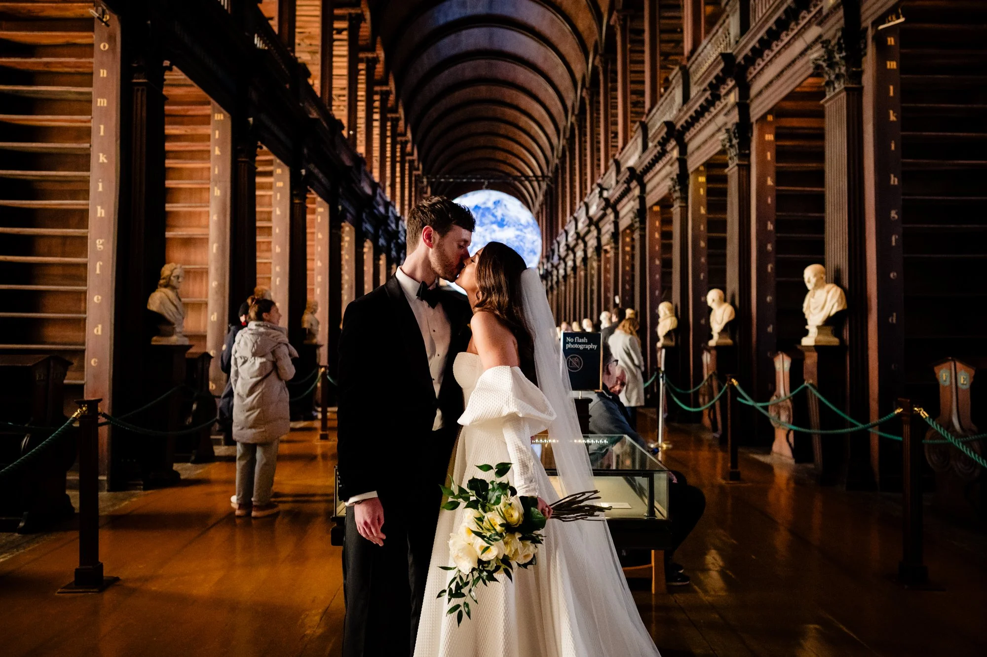 Trinity-college-dublin-wedding-photography-annie-kheffache-4.jpg