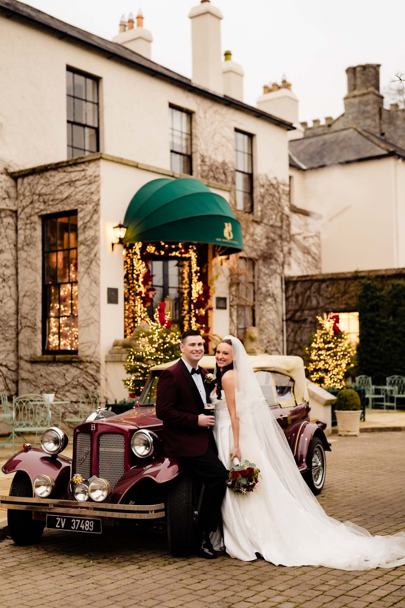 Barberstown-Castle-black-tie-wedding-photographer-annie-kheffache-10.jpg