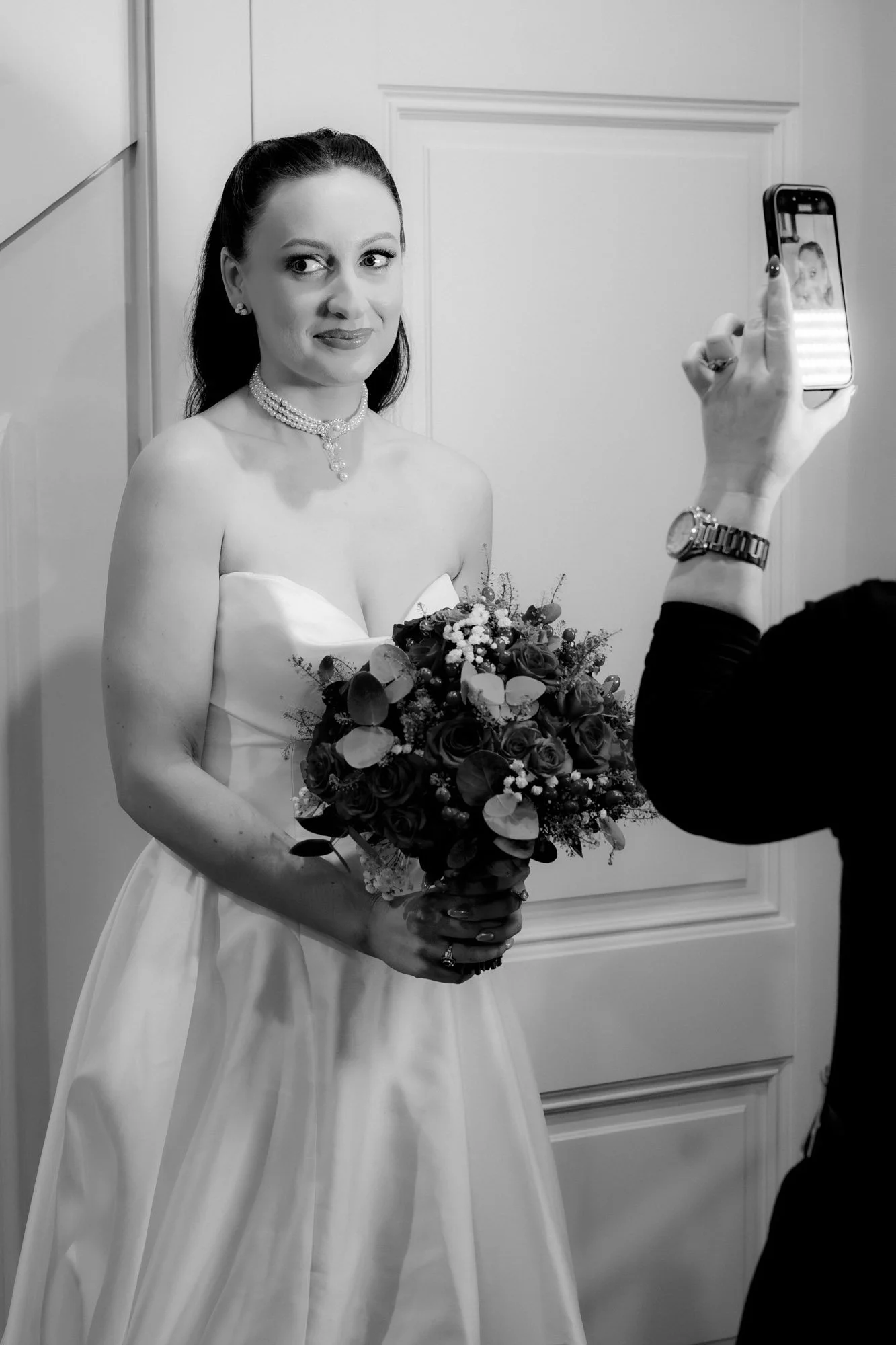 Barberstown-Castle-bridal-suite-wedding-photographer-annie-kheffache-10.jpg