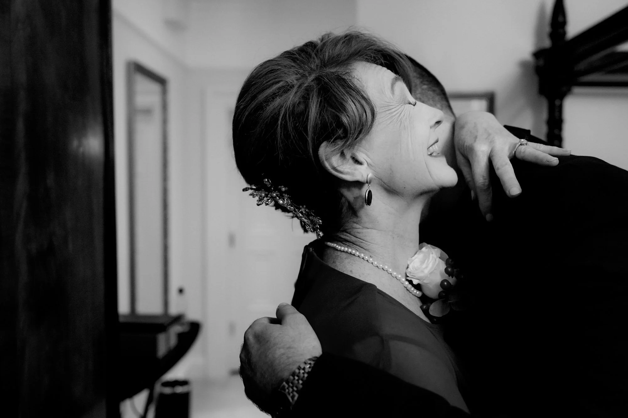 Barberstown-Castle-black-tie-wedding-groom-photographer-annie-kheffache-11.jpg