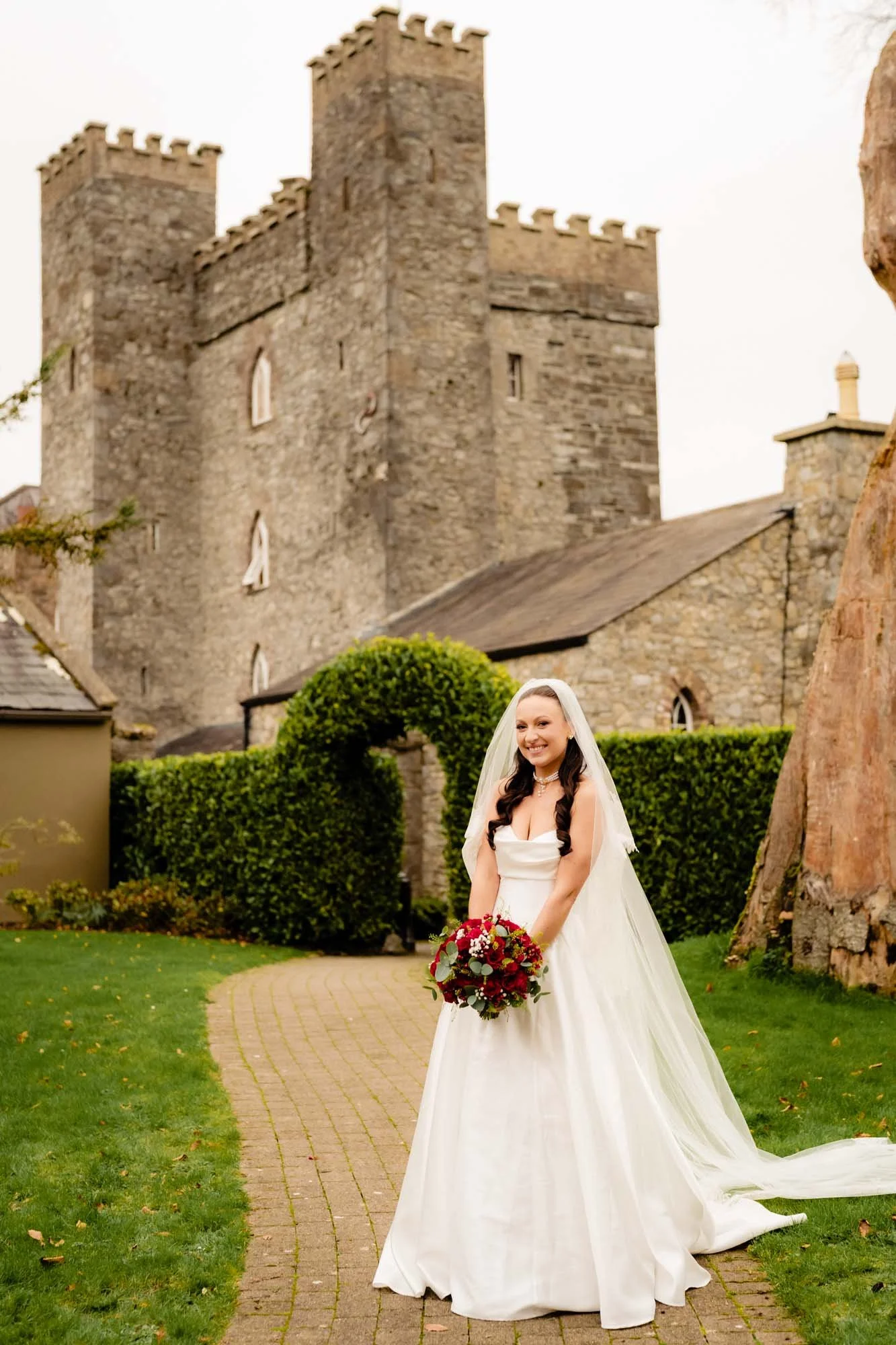 Barberstown-Castle-black-tie-wedding-photography-annie-kheffache-13.jpg