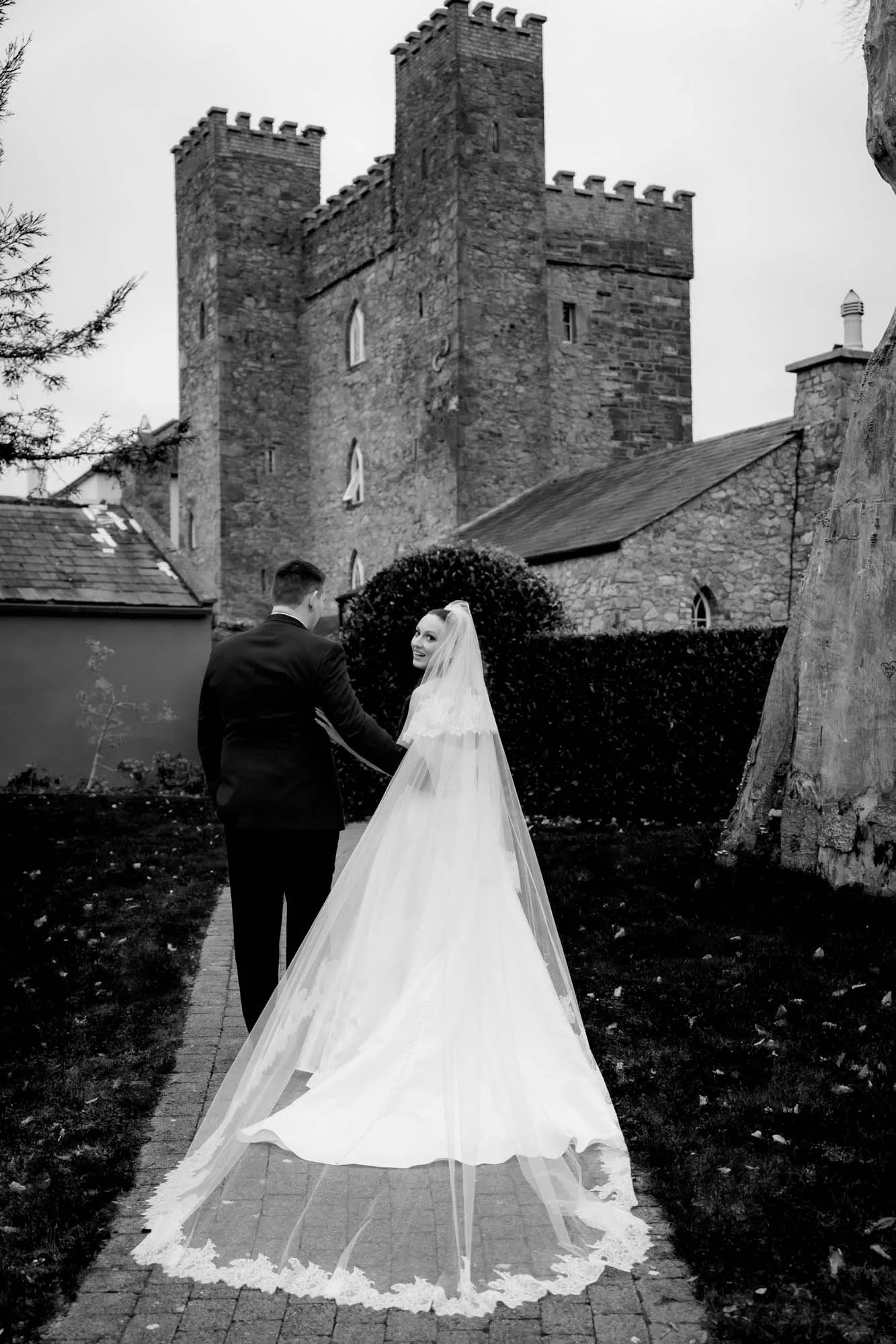 Barberstown-Castle-black-tie-wedding-photographer-annie-kheffache-1.jpg