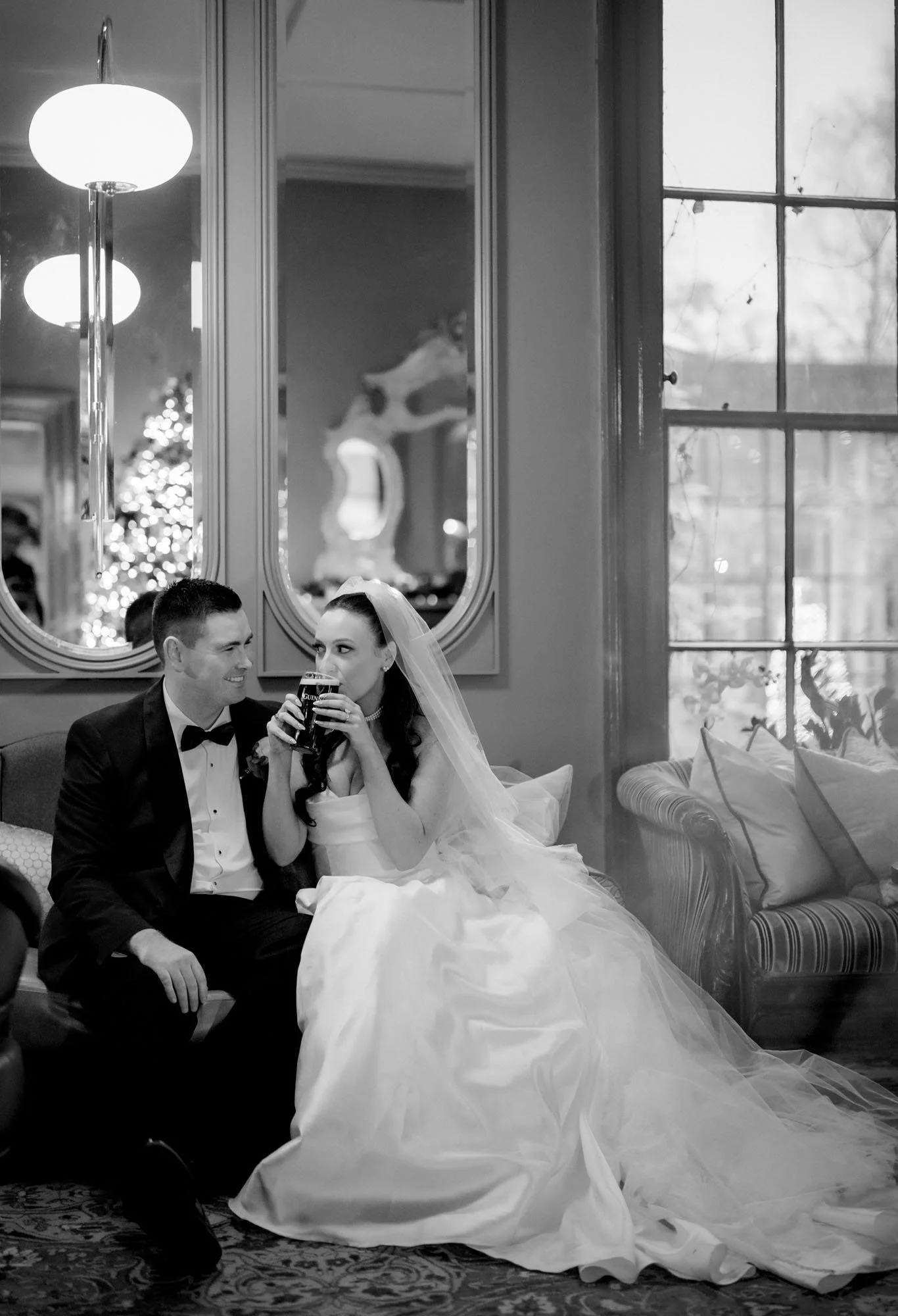 Barberstown-Castle-black-tie-wedding-photographer-annie-kheffache-6.jpg