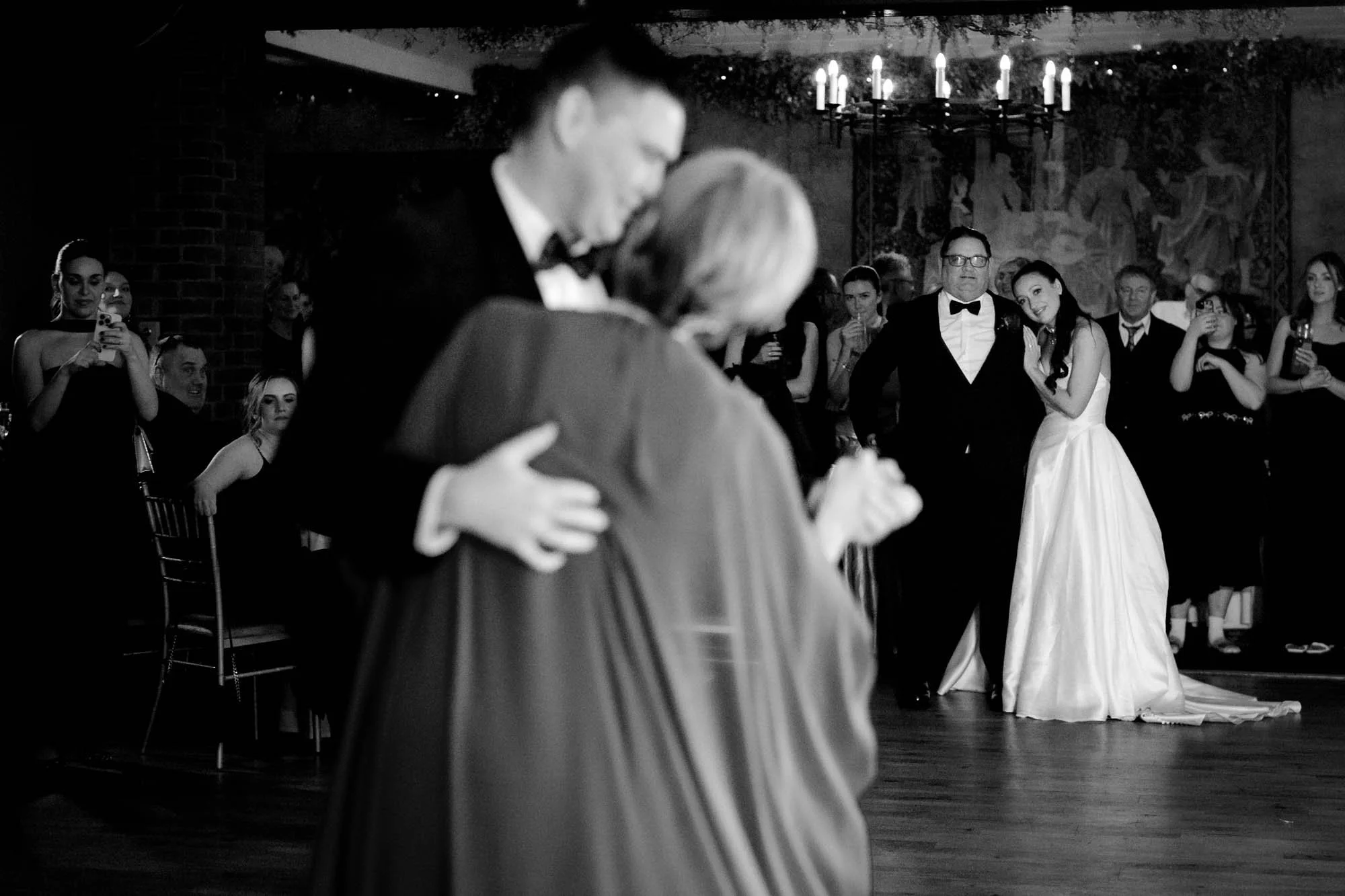 Barberstown-Castle-black-tie-wedding-first-dances-photographer-annie-kheffache-5.jpg
