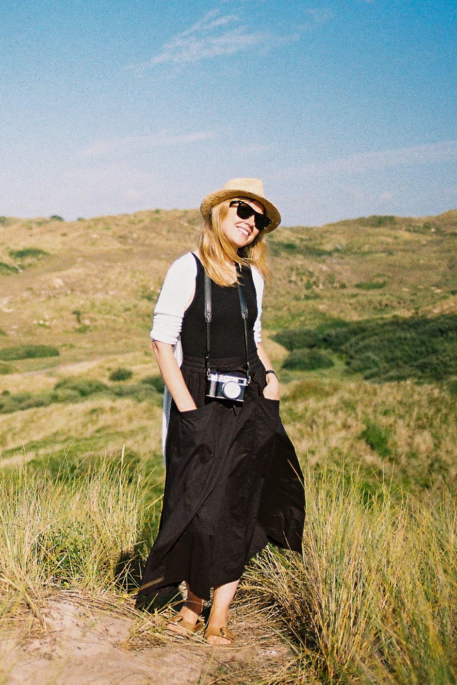 award winning wedding photographer Annie Kheffache based in Dublin Ireland takes beautiful flattering natural look wedding photographs.