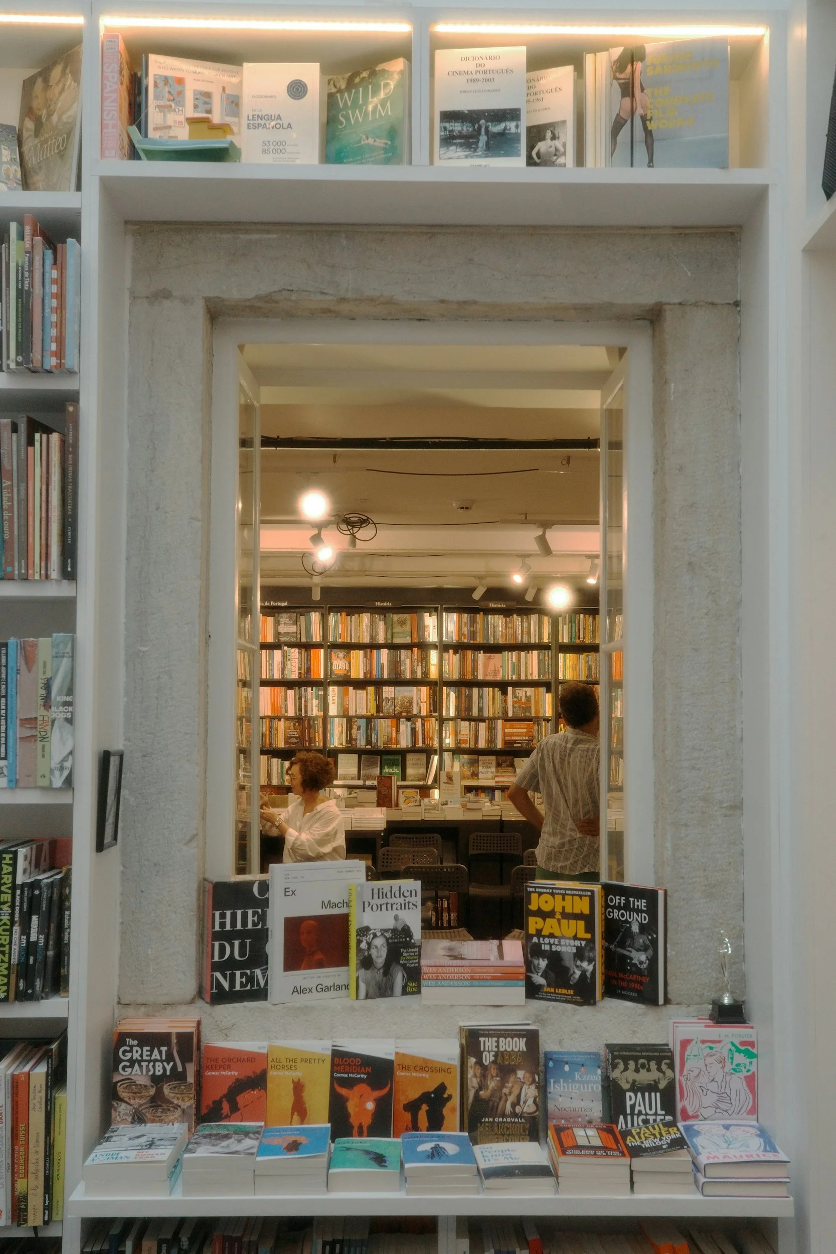 10 Timeless Books To Bring With You When You Travel