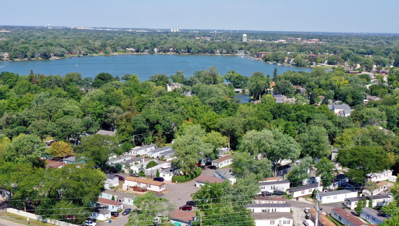 Diamond Lake Village 