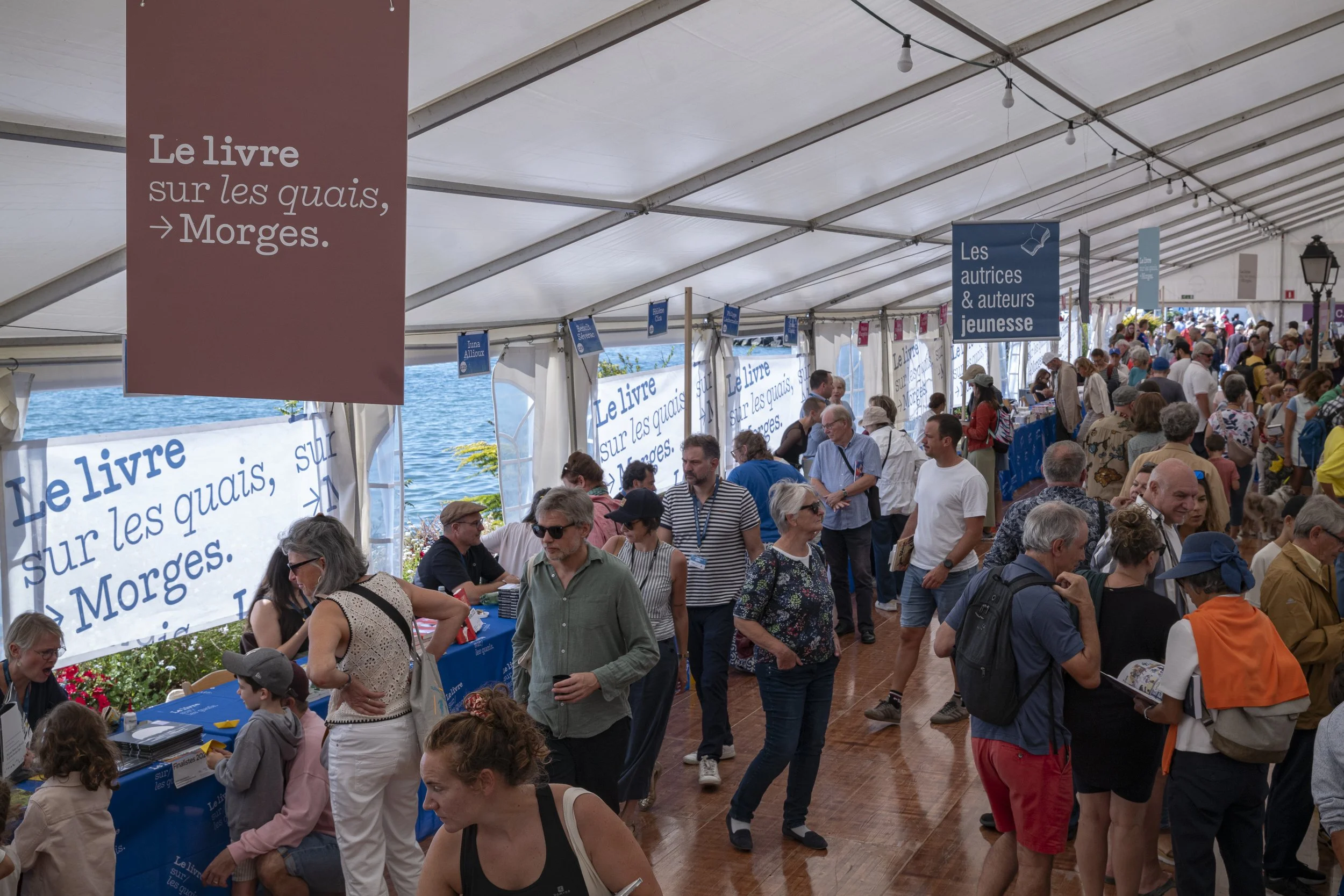 Le livre sur les quais