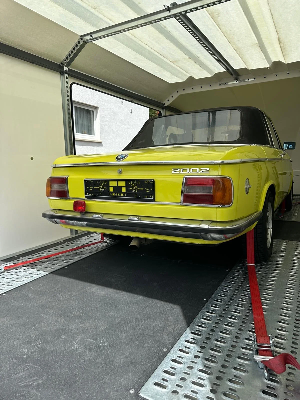 gesloten transport oldtimer, BMW, naar spanje 