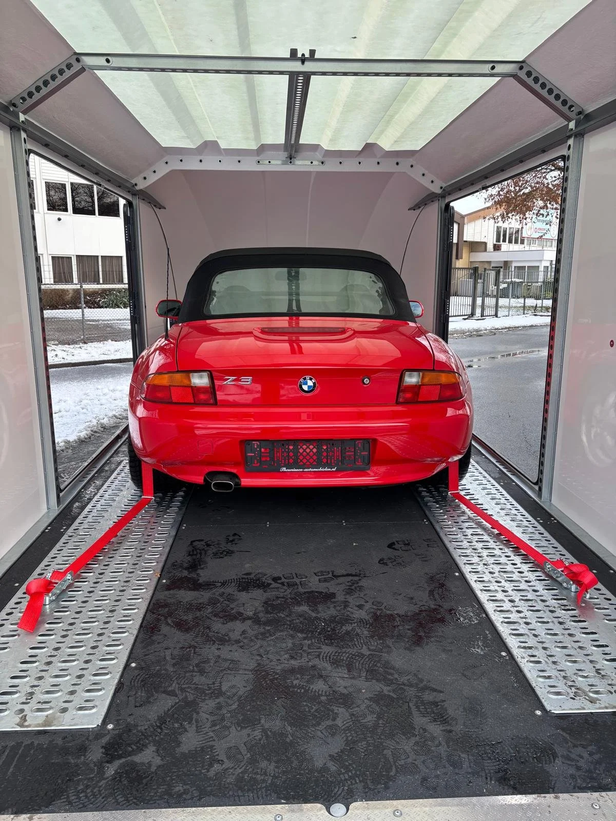 BMW Z3 transport, gesloten transport, enclosed transport, oldtimer transport, transport Europa, transport Nederland, rallys