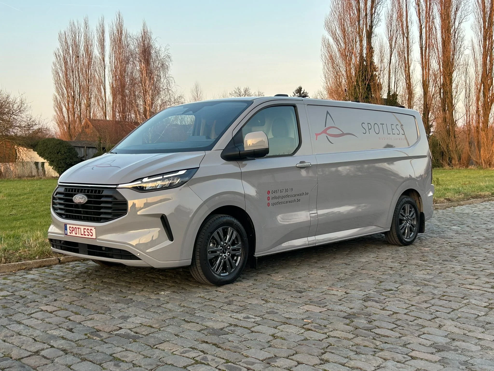 Spotless carwash, enclosed transport, oldtimer transport, luxe wagens transport, exotic car transport, binnen heel Europa, België