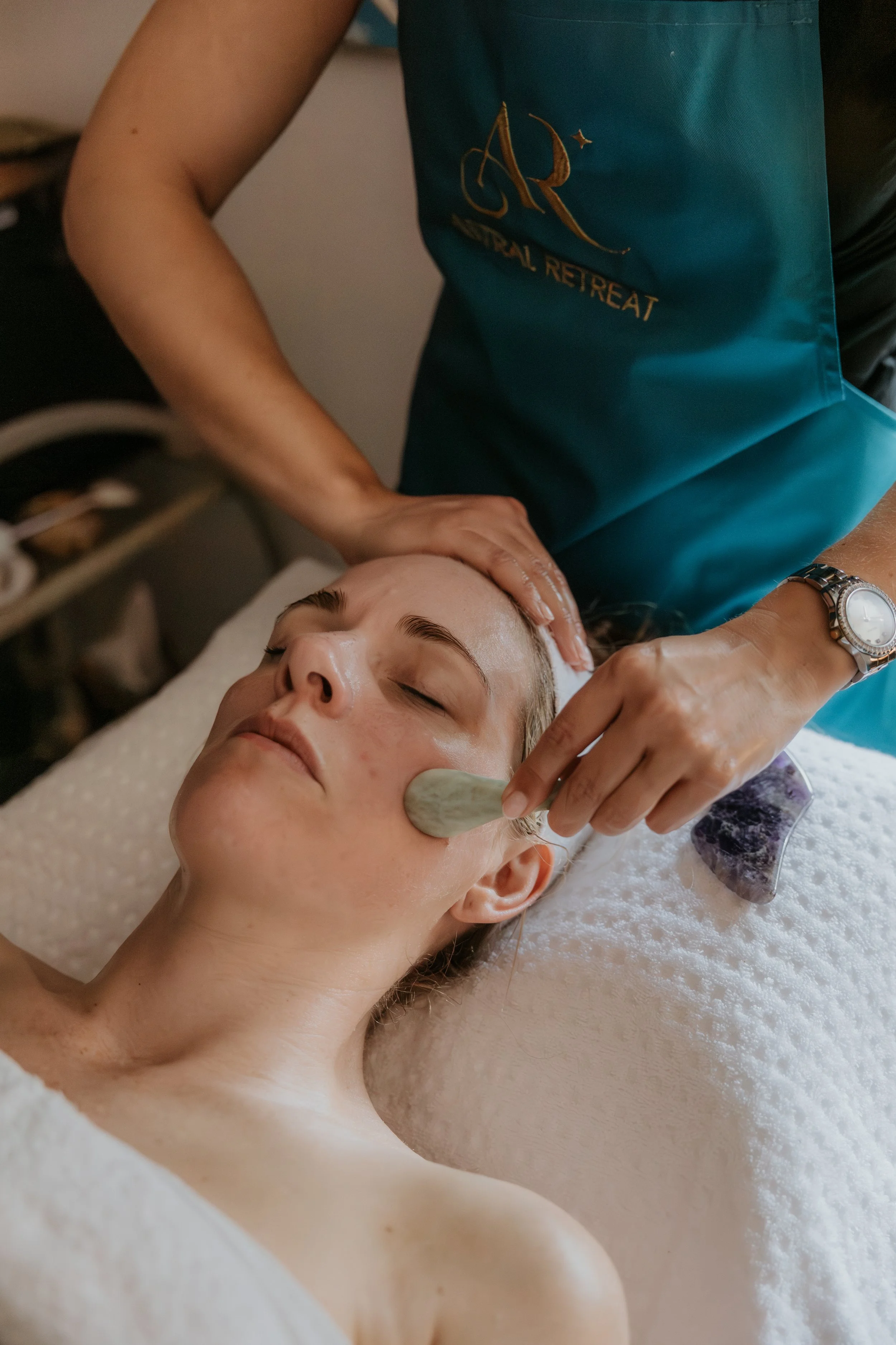 What Is a Gua Sha Facial? Benefits, Process &amp; Results Explained