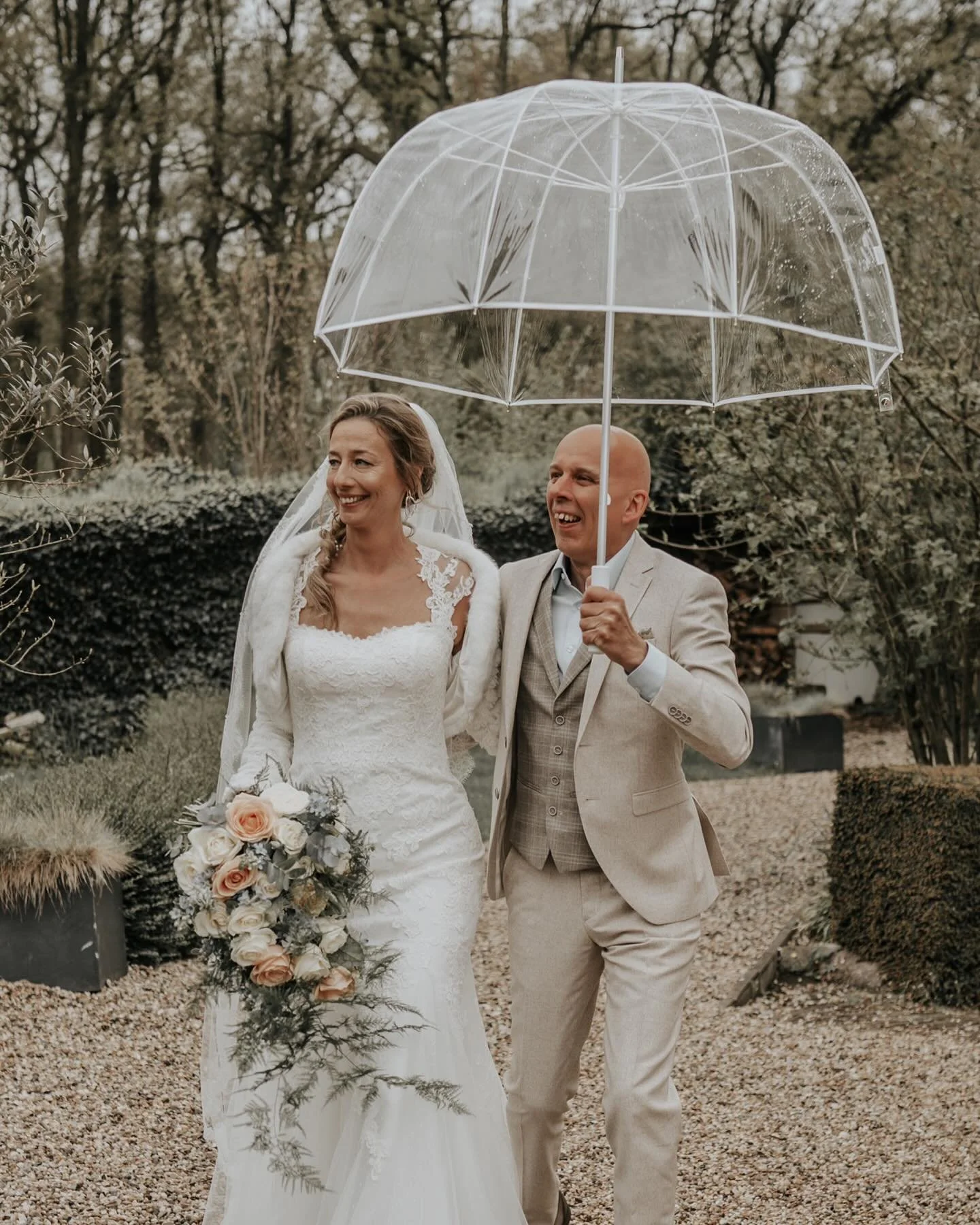 Herinneringen voor het leven 💭 

𝑂𝑝𝑒𝑛 𝑣𝑜𝑜𝑟 𝟸𝟶𝟸𝟼!

#bruidsfotografie #trouwenin #trouwen #bruidsfotograaf #trouwfotograaf #bruiloft #trouwfotografie #verloofd #wijgaantrouwen #wedding #bruid #weddingphotography #bruiloftinspiratie #trouwi