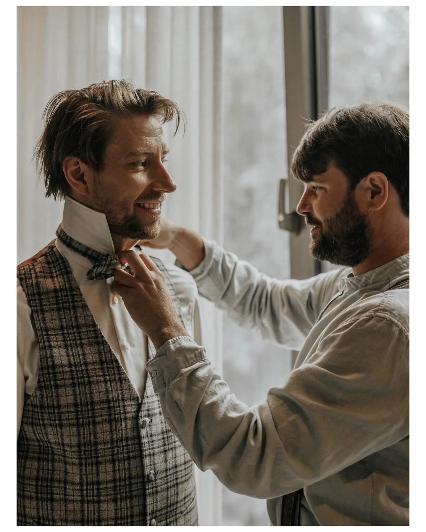 Hun liefde, mijn lens 📸🤎

𝑂𝑝𝑒𝑛 𝑣𝑜𝑜𝑟 𝟸𝟶𝟸𝟼!

#bruidsfotografie #trouwenin #trouwen #bruidsfotograaf #trouwfotograaf #bruiloft #trouwfotografie #verloofd #wijgaantrouwen #wedding #bruid #weddingphotography #bruiloftinspiratie #trouwinspira