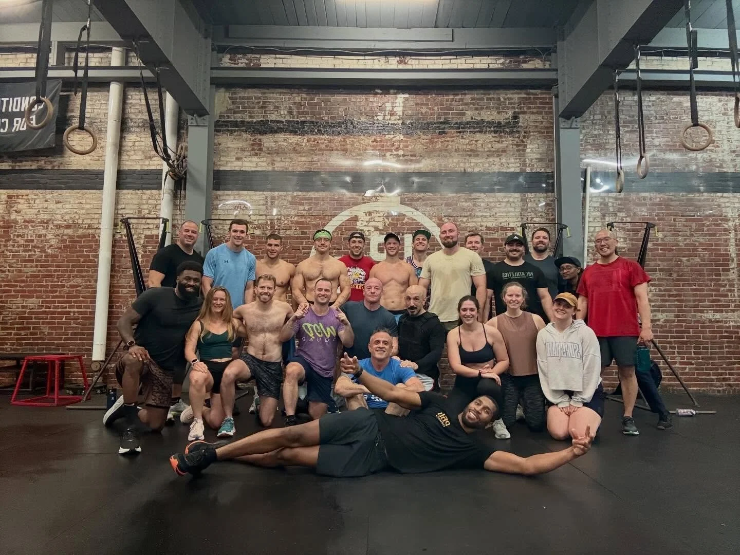Murph done. Freedom honored. 🇺🇸 

Today wasn&rsquo;t about PRs&mdash;it was about pushing through the pain to honor those who gave everything. This crew showed up, suffered together, and finished strong in remembrance of the fallen. 

Great work ev