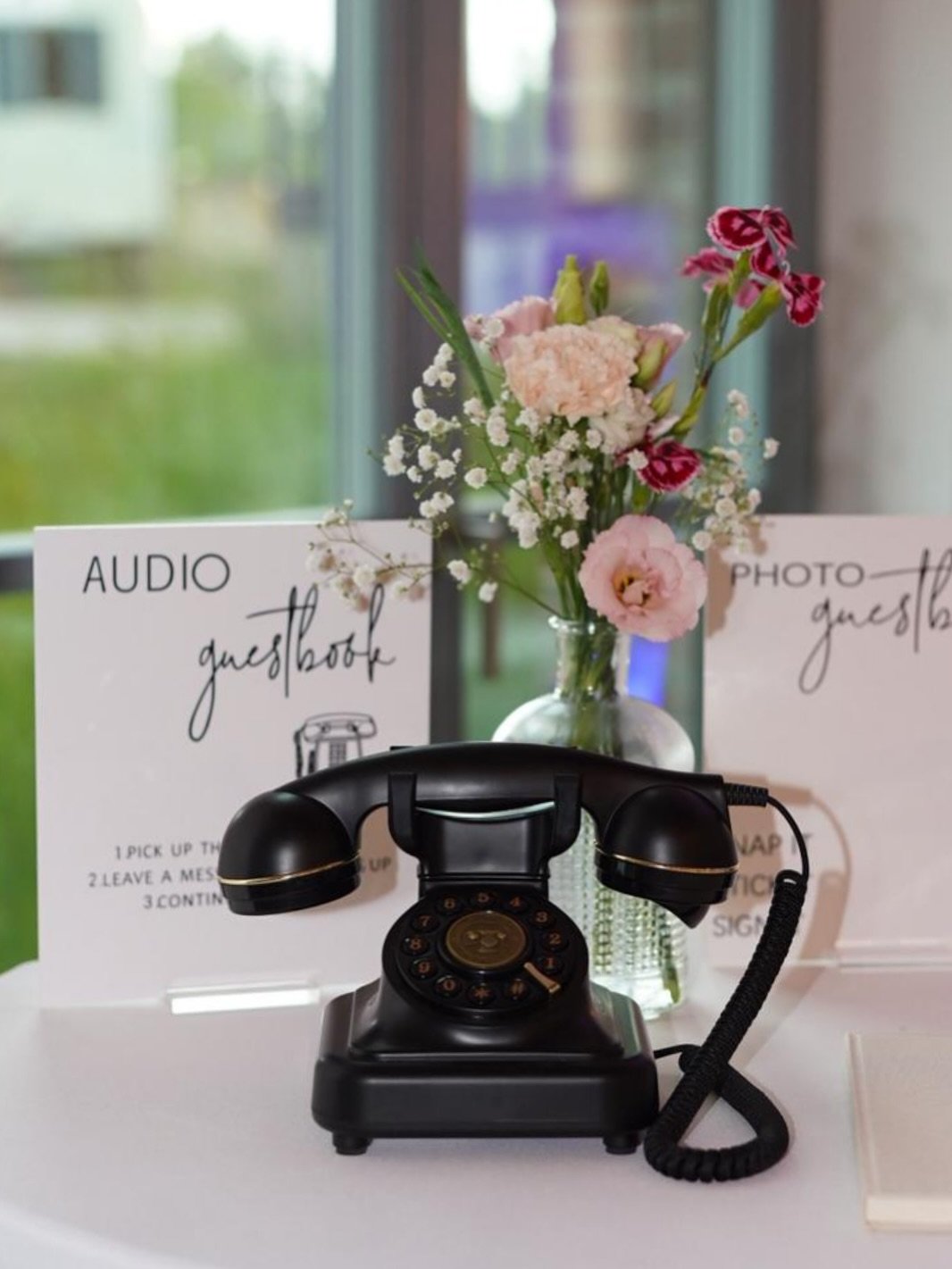 ✨ Echte Emotionen statt geschriebener Worte ✨
Mit unserem Audio-G&auml;stebuch werden Erinnerungen h&ouml;rbar &ndash; pers&ouml;nlich, authentisch und f&uuml;r immer abrufbar 📞 Die perfekte Alternative oder Erg&auml;nzung zum klassischen G&auml;ste