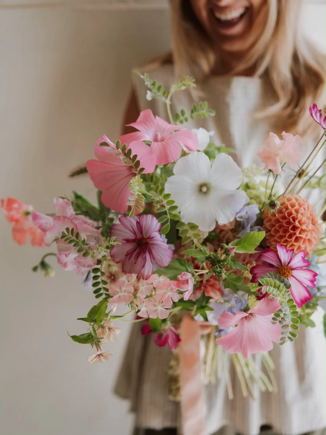 A bouquet for a very special lady!! ✨ English grown goodies from Kath at @thetwiggeryflowerfarm and my little garden (which feels so lovely to say) Xx

📸 @clemmieandtwine