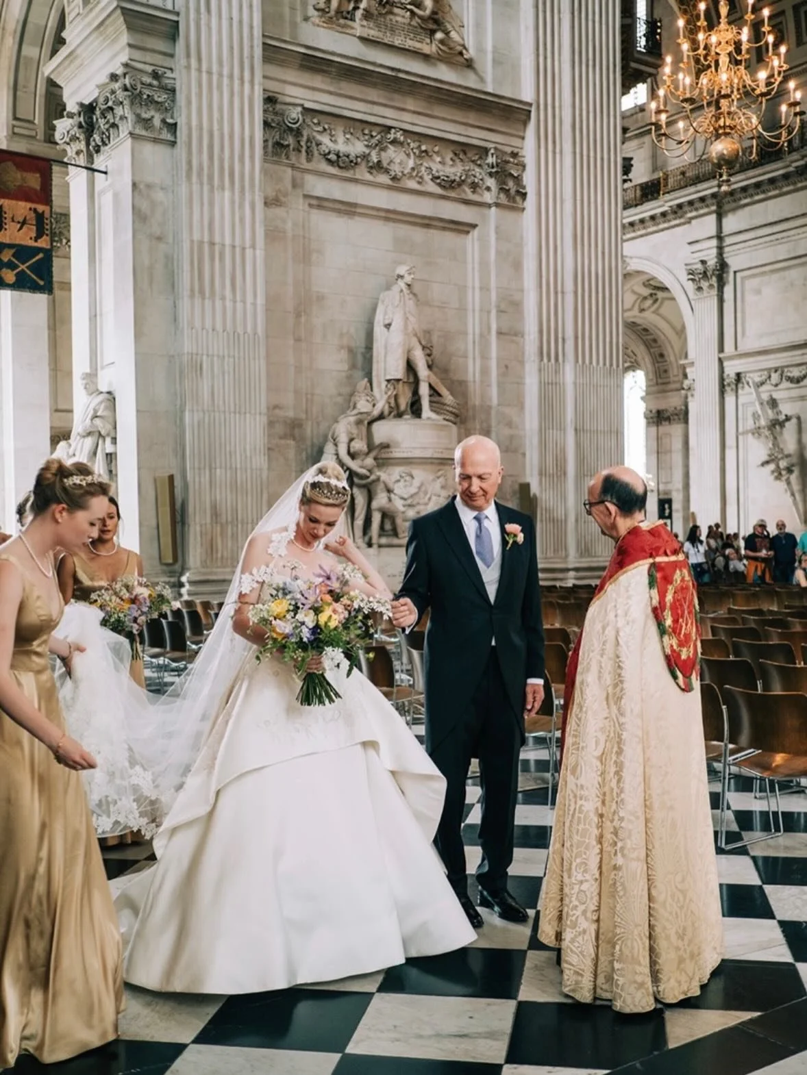 Some weddings you&rsquo;ll just never forget.
St Paul&rsquo;s Cathedral, seasonal flowers, and a bouquet I still come back to years later 🌱
An absolute honour!!!

#hertfordshireflorist #hertfordshirewedding #seasonalflowers #britishflowers #hertford