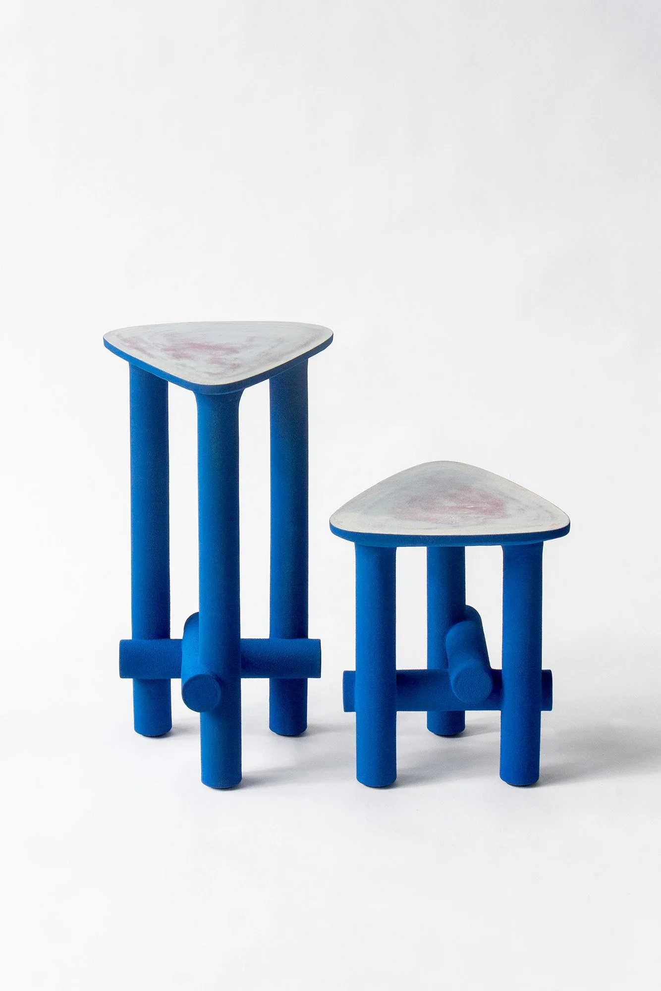 PEDESTAL_CERAMIC_BLEU_clement_brazille_00.jpg