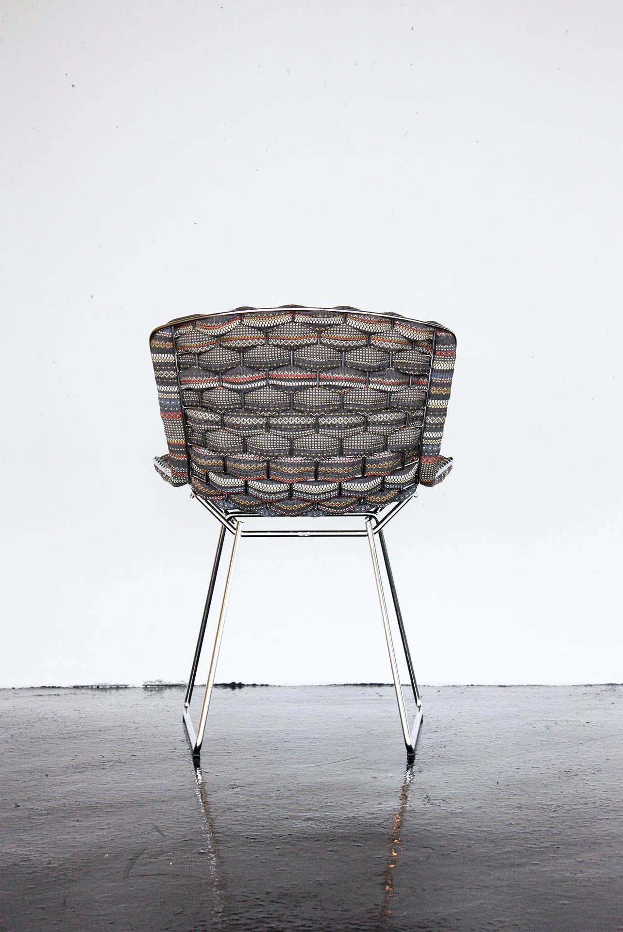 066_BERTOIA_LOOM_CHAIR_©clement brazille copie 2.jpg