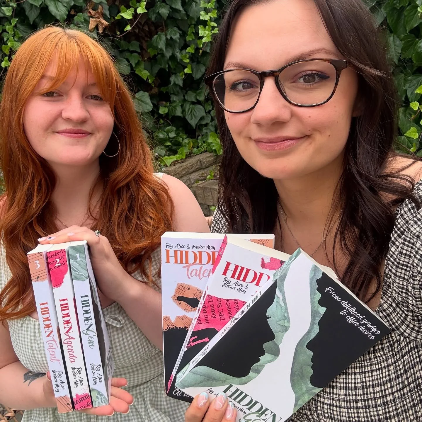 Funny how much can change in a year 🤭
💚❤️🧡

#selfpublished #romancebooks #romanceseries #spicyromancebooks #spicybookstagram #spicyreads #hiddenseries #hiddengem #hiddentalent #hiddenagenda #authorofinstagram #coauthors