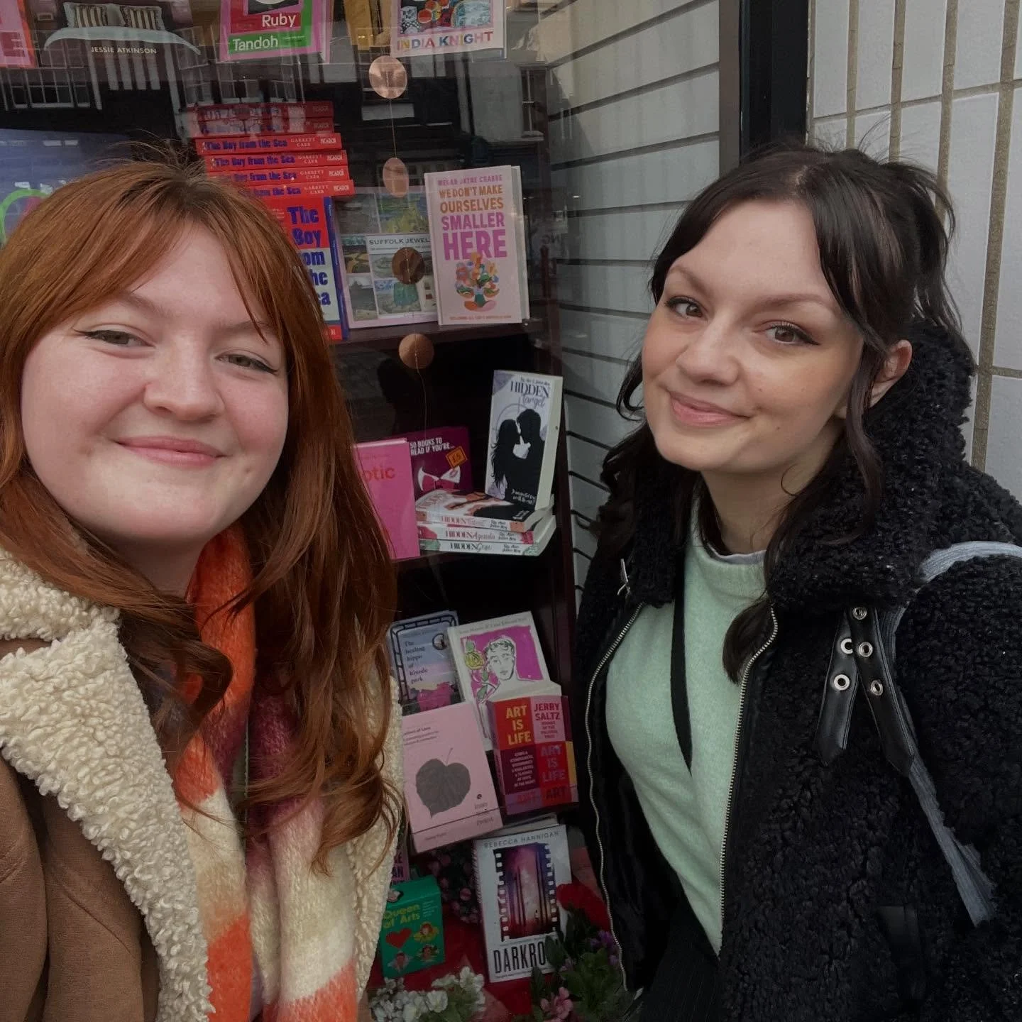 If you&rsquo;re in Colchester go pick up a copy of the Hidden series at @redlionbooks 💞☺️