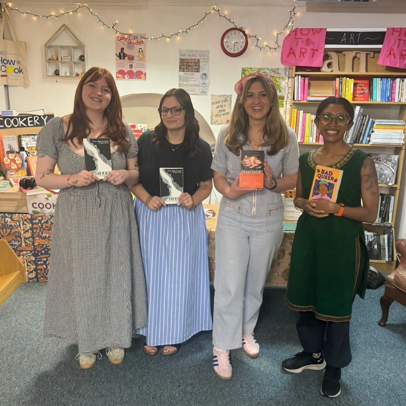 We had the best time at the Romance Roundtable at Red Lion Books on Sunday, discussing all things spice, love, and storytelling. It was fascinating to explore the topic alongside incredible authors Daisy Buchanan &amp; Gayathiri Kamalakanthan ❤️🌶️

