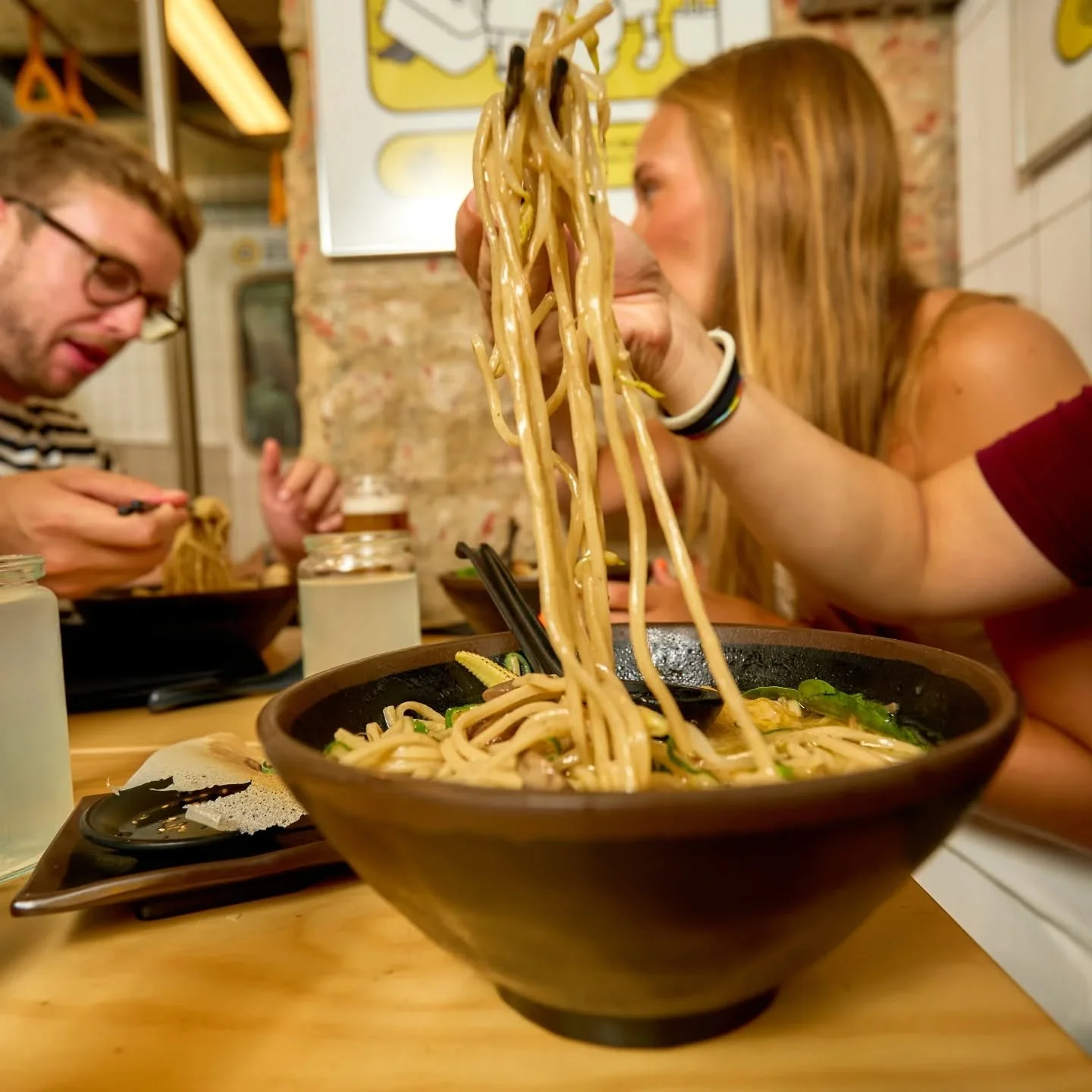 A meteorologia confirmou: 100% de probabilidade de ramen quente e slurps reconfortantes para os pr&oacute;ximos dias. ☔🍜

🚉 Esta&ccedil;&atilde;o do Campo Pequeno&nbsp;
📍Campo Pequeno, 12, Lisboa
Aberto todos os dias:
🕛 2&ordf; a Dom: 12h00-15h00