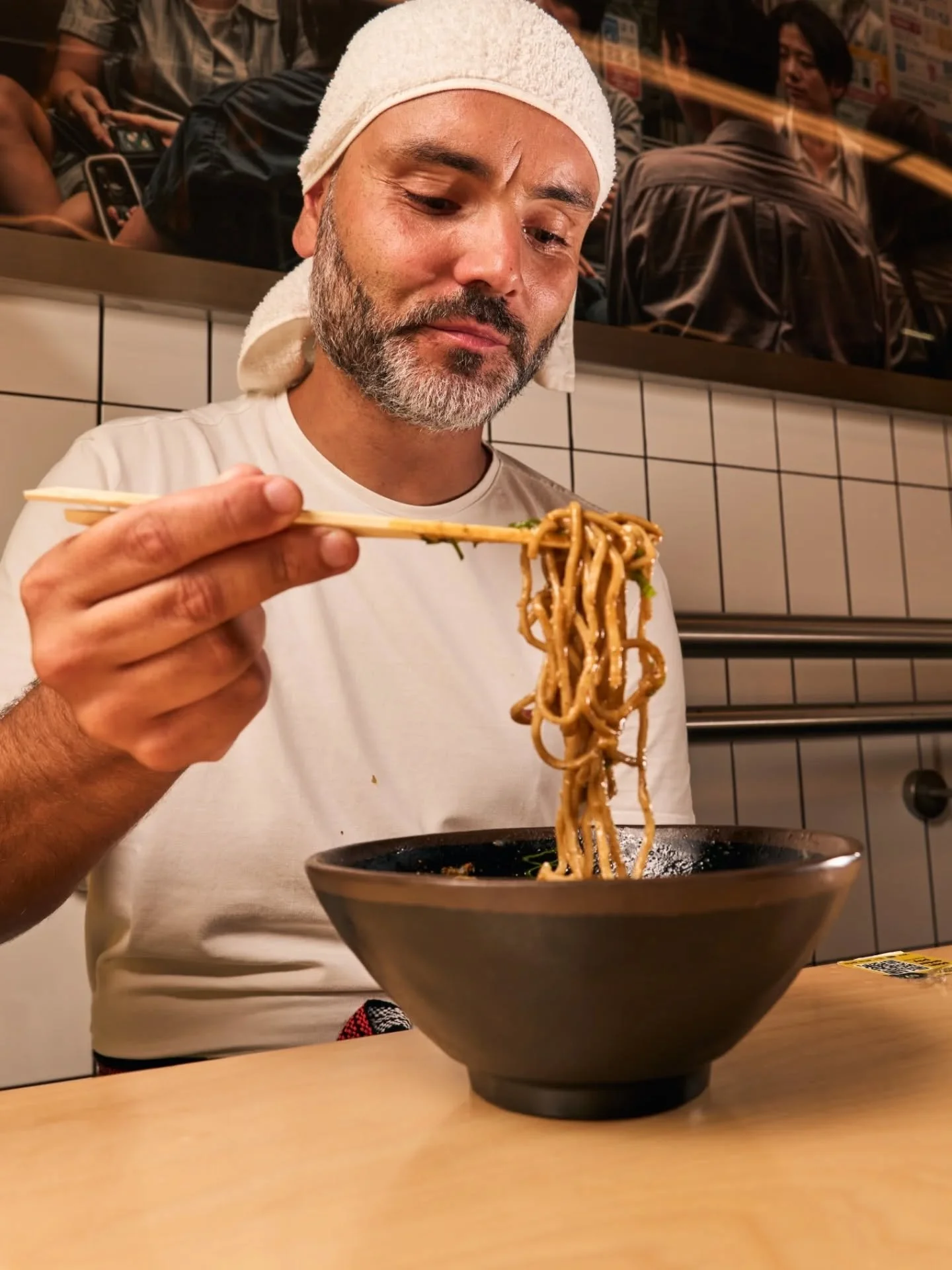 O inverno tem cura. Come&ccedil;a em &ldquo;noo&mdash;&rdquo; e acaba em &ldquo;&mdash;dles&rdquo;. O resto &eacute; s&oacute; felicidade quente. 🍜❄️

🚉 Esta&ccedil;&atilde;o do Campo Pequeno&nbsp;
📍Campo Pequeno, 12, Lisboa
Aberto todos os dias:
