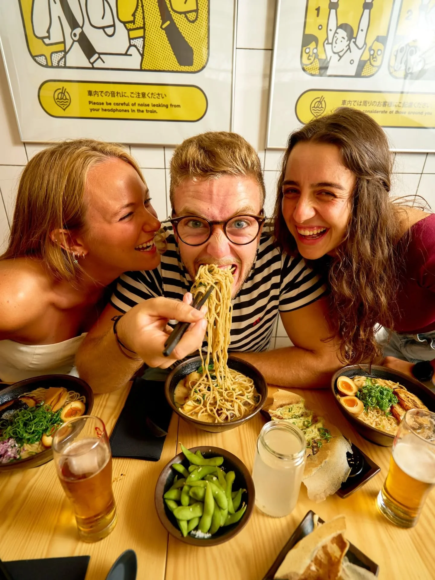 Amigos que fazem slurp juntos, ficam juntos.
O resto &eacute; conversa fiada e caldo a ferver. 😌🍜

🚉 Esta&ccedil;&atilde;o do Campo Pequeno&nbsp;
📍Campo Pequeno, 12, Lisboa
Aberto todos os dias:
🕛 2&ordf; a Dom: 12h00-22h00

🚉 Esta&ccedil;&atil