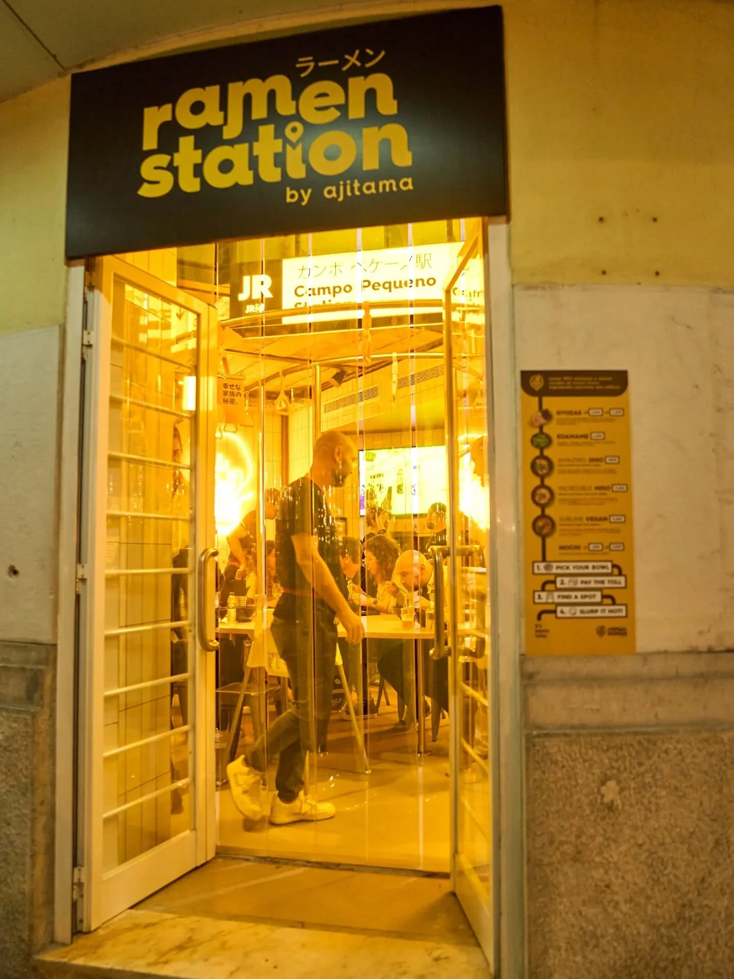 L&aacute; fora: 🌧️❄️ Aqui dentro: 🍜🔥

A cidade est&aacute; fria, mas a nossa esta&ccedil;&atilde;o est&aacute; pronta para te receber. Esquece o guarda-chuva por uns minutos e mergulha no conforto de uma ta&ccedil;a fumegante.A tua viagem para T&o