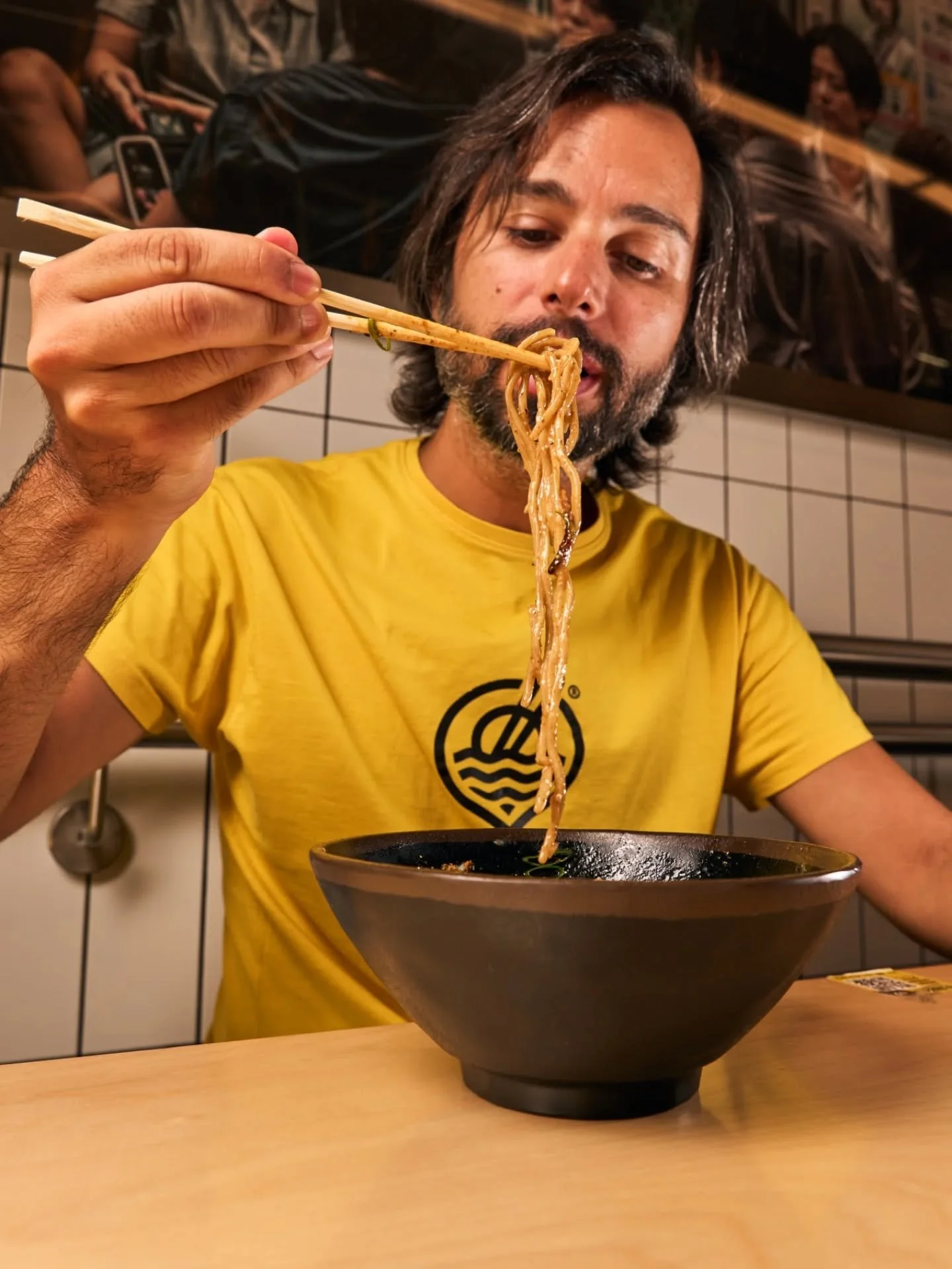 Uma verdade sobre ramen: A conversa s&oacute; dura at&eacute; a tua bowl chegar &agrave; mesa. 🍜😅

🚉 Esta&ccedil;&atilde;o do Campo Pequeno&nbsp;
📍Campo Pequeno, 12, Lisboa
Aberto todos os dias:
🕛 2&ordf; a Dom: 12h00-22h00

🚉 Esta&ccedil;&atil