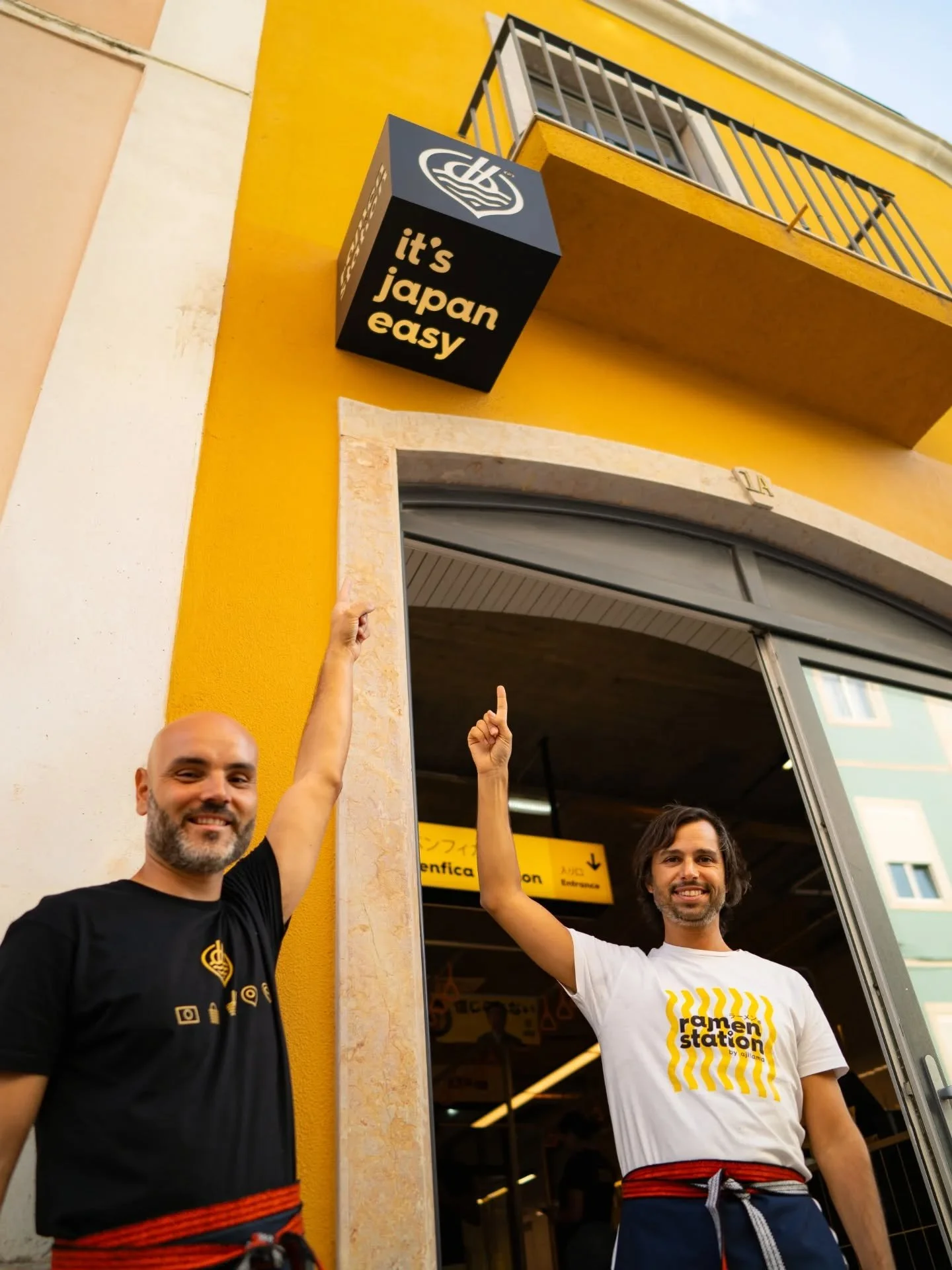 Benfica tem uma esta&ccedil;&atilde;o onde o comboio nunca para: Ramen a sair, mesas cheias
e portas abertas todo o dia ao fim de semana. 🍜🚉

🚉 Esta&ccedil;&atilde;o do Campo Pequeno&nbsp;
📍Campo Pequeno, 12, Lisboa
Aberto todos os dias:
🕛 2&ord
