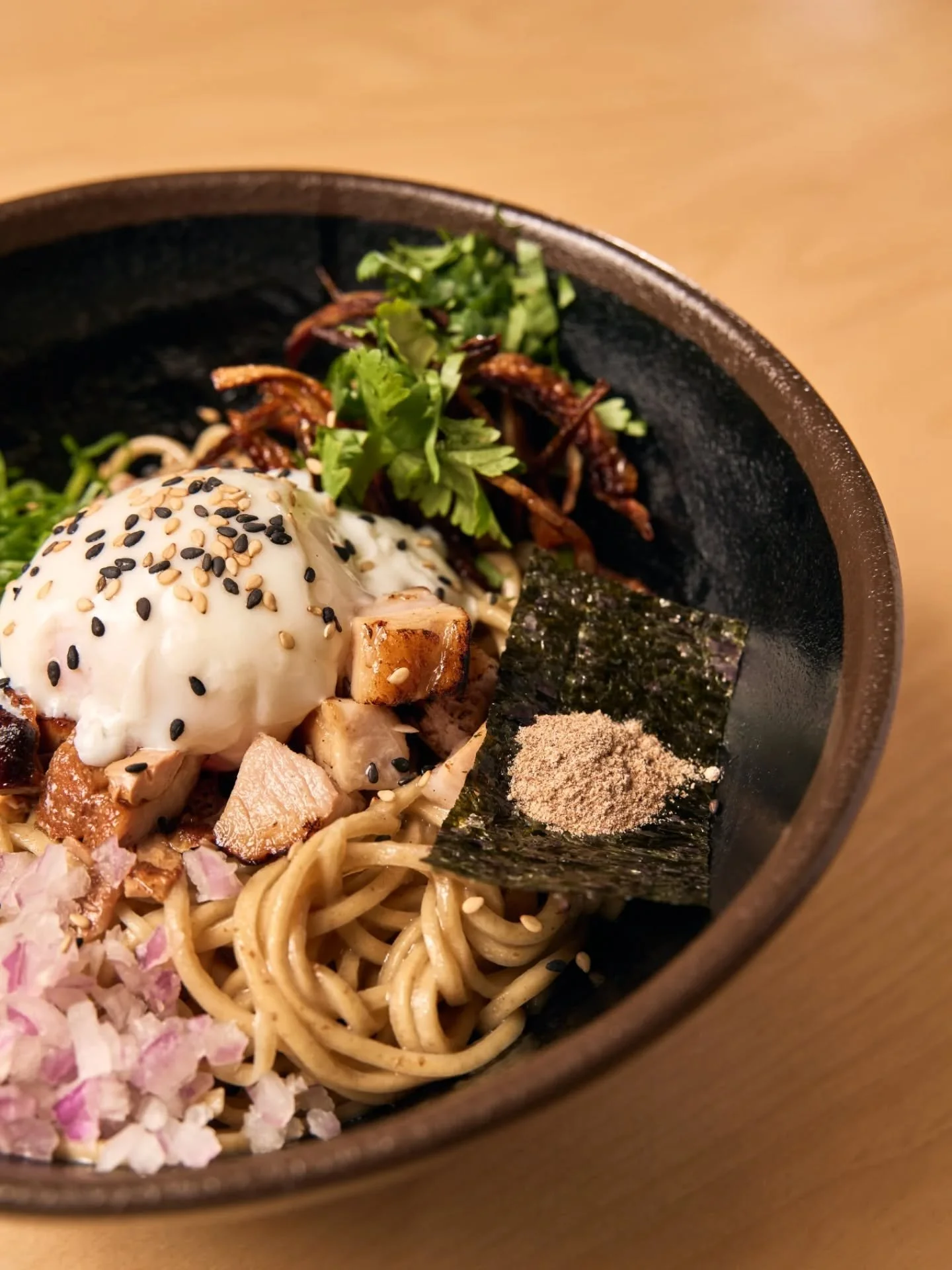 Engana &agrave; primeira vista, n&atilde;o &agrave; segunda... 👀🍜

Epic Mazemen: cremoso, intenso, viciante!

🚉 Esta&ccedil;&atilde;o do Campo Pequeno&nbsp;
📍Campo Pequeno, 12, Lisboa
Aberto todos os dias:
🕛 2&ordf; a 6&ordf;: 12h00-15h00 | 19h0