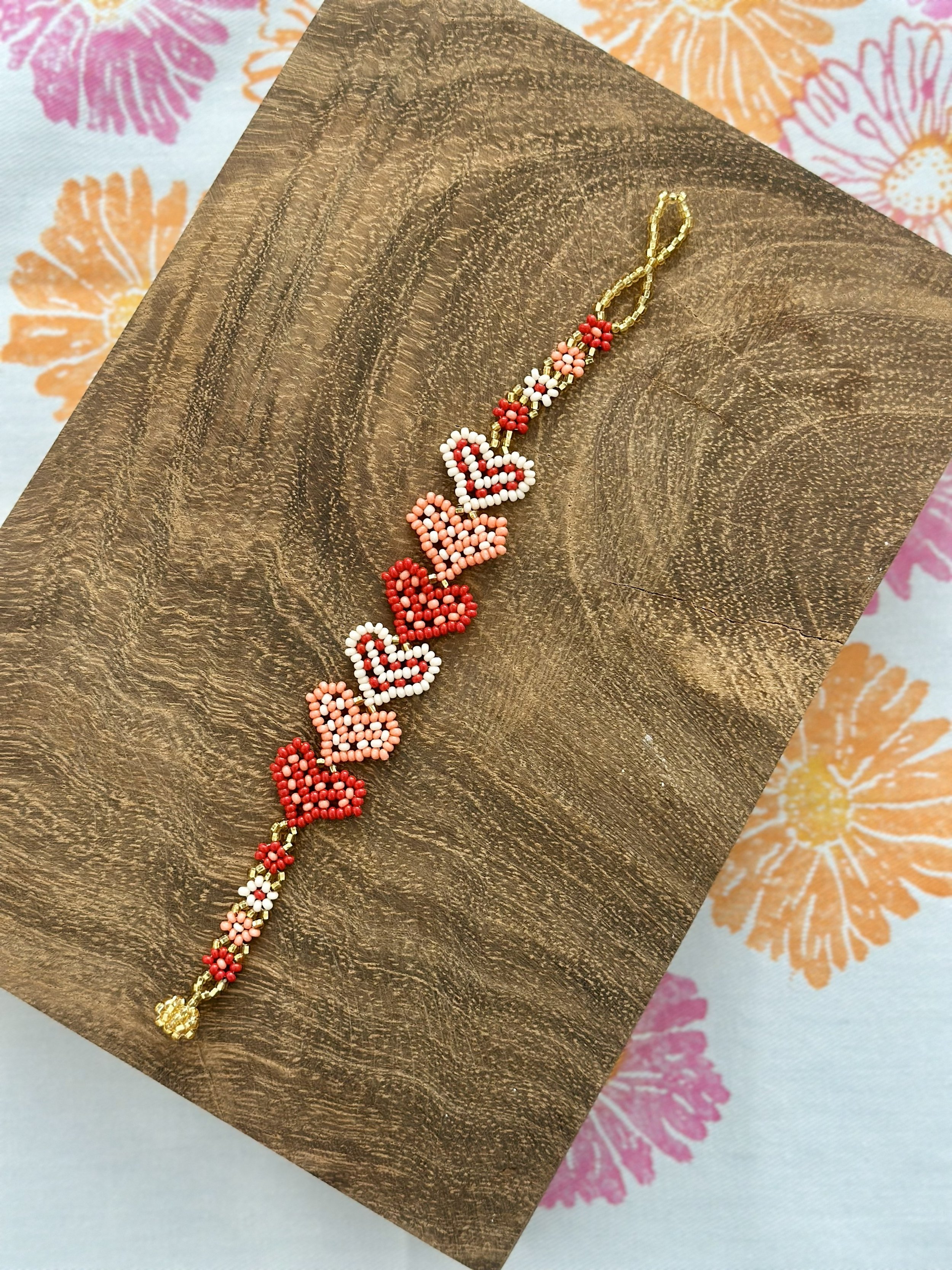 Red Handmade Otomí Beaded Bracelet with Hearts – San Pablito, Puebla