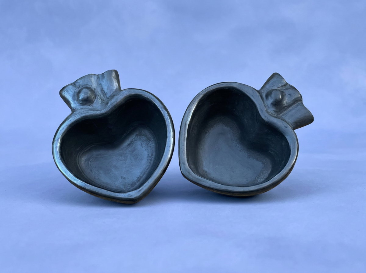 Barro Negro Mini Heart Dish | Rooted in Mexico | Oaxaca, Mexico