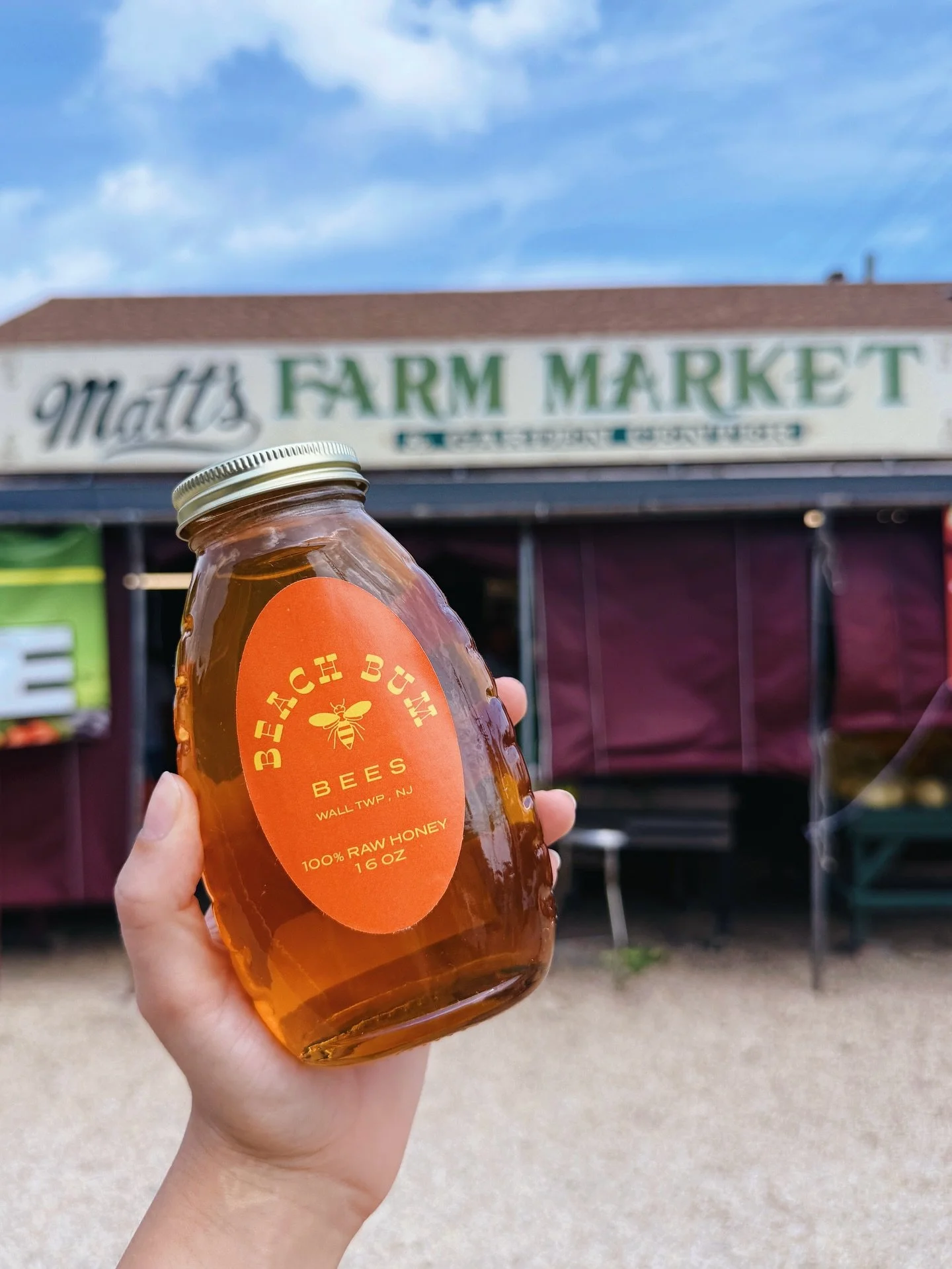 Big news! We&rsquo;ve left the hive 🐝 We&rsquo;re officially on shelves at @mattsfarmmarketnj 🍯 Grateful to be buzzing into our very first store! 

#beachbumbees #NJBeekeepers #NJstatebee #beekeepingNJ #NJhoneybee #GardenStateBee #supportlocal #sho