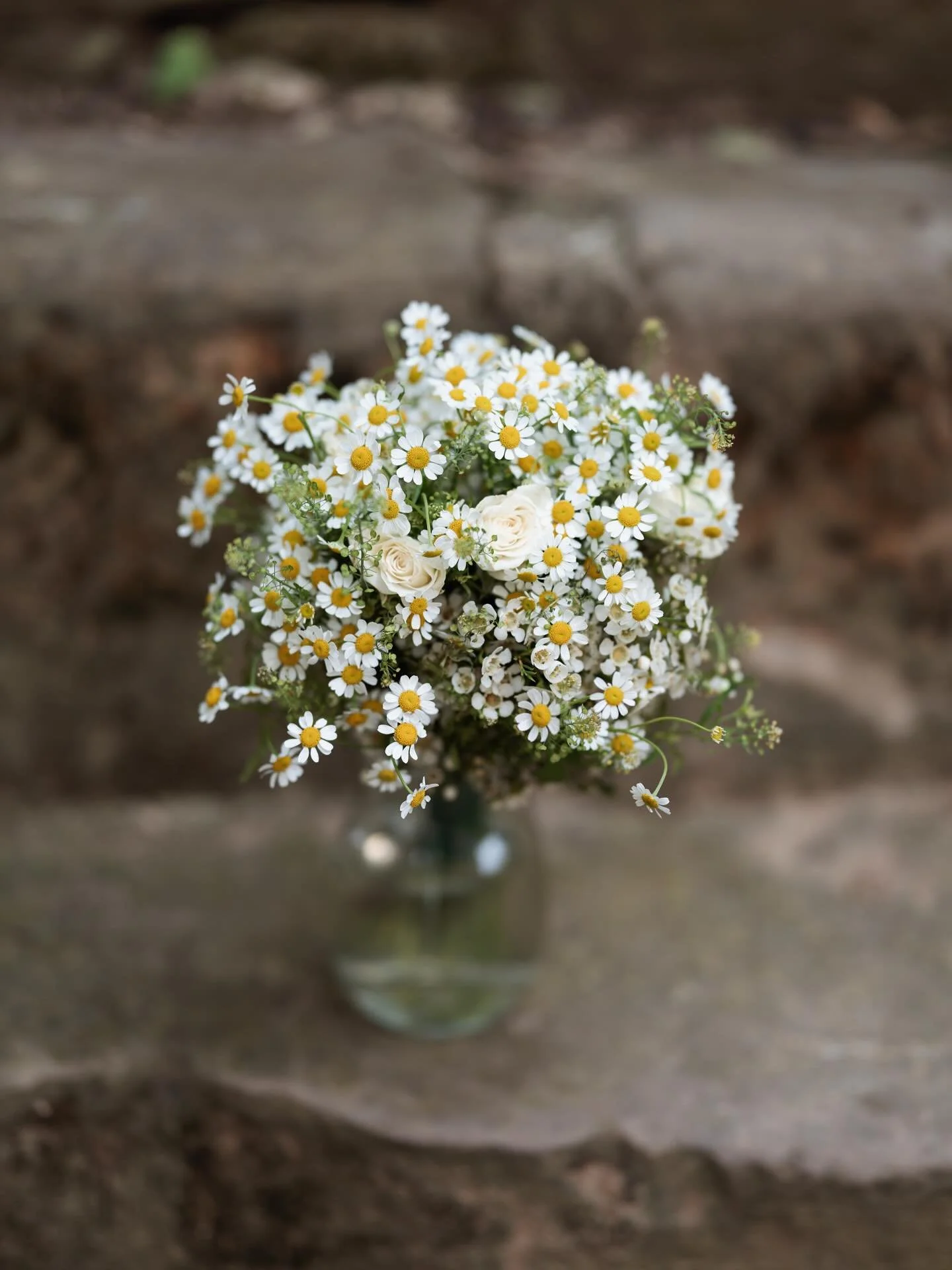 Nos encantan los ramos de novia de margaritas 🌼

#fotografiadeboda #fotografiadebodas #fotografadebodas #bodasespa&ntilde;a #bodasbarcelona #bodasmadrid