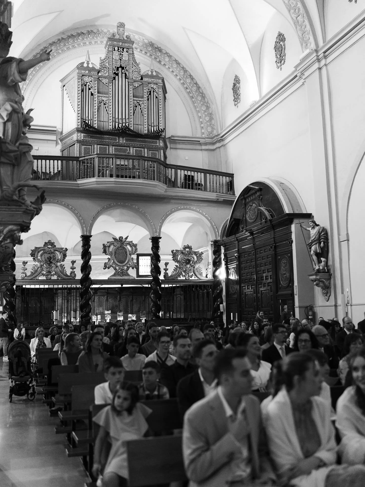 En la iglesia

#lovestories #casildasecasa #weddinginspiration #bodaszaragoza #bodasenelnorte #casamento #voguenoivas #bodasreligiosas