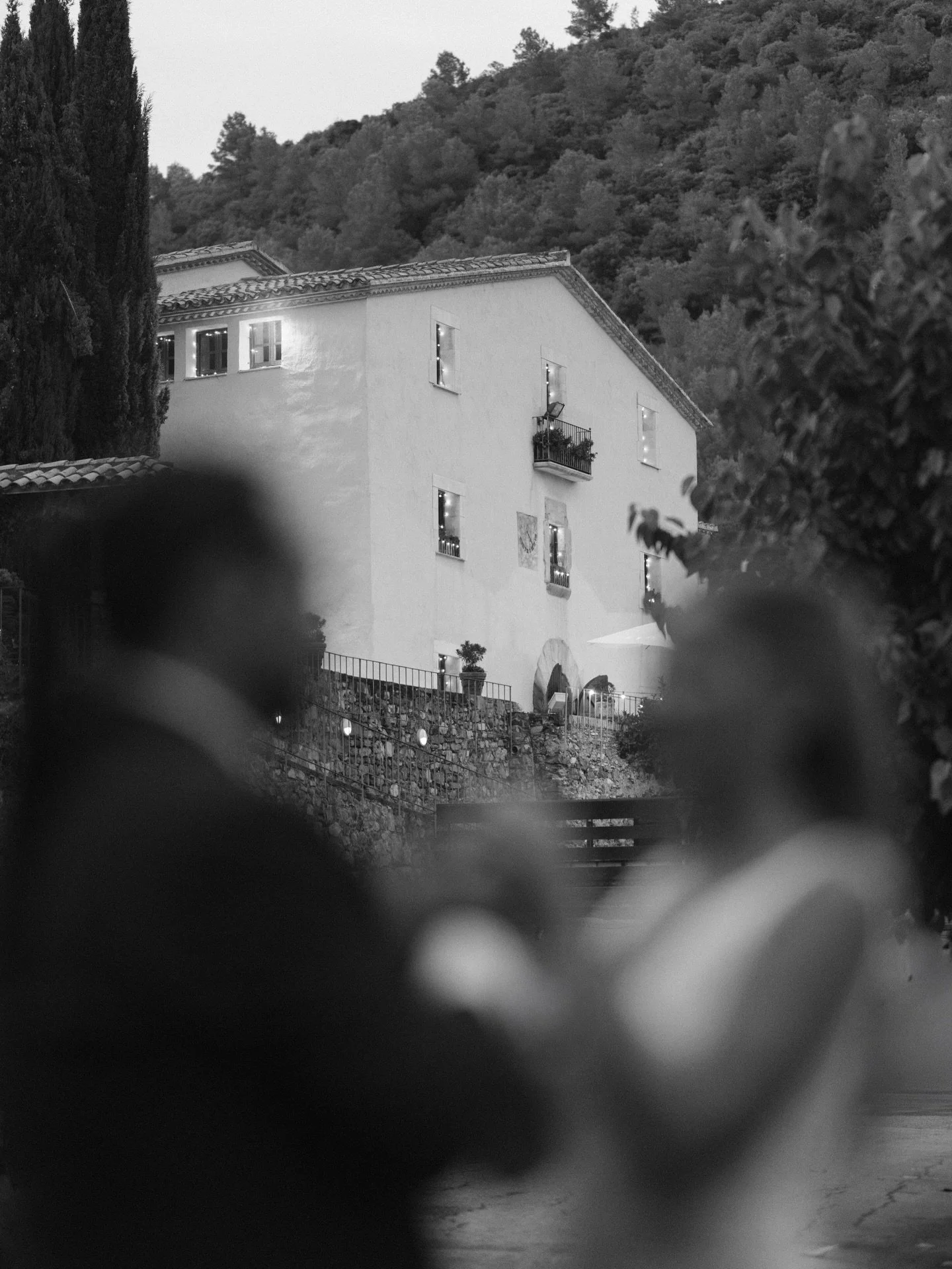 Ari y Jordi celebraron su boda en una preciosa mas&iacute;a catalana y antes de su baile tuvieron unos minutos a solas✨

#fotografiadebodas #fotografadebodas #bodas2025 #weddingphotography #bodas2026 fotosdeboda