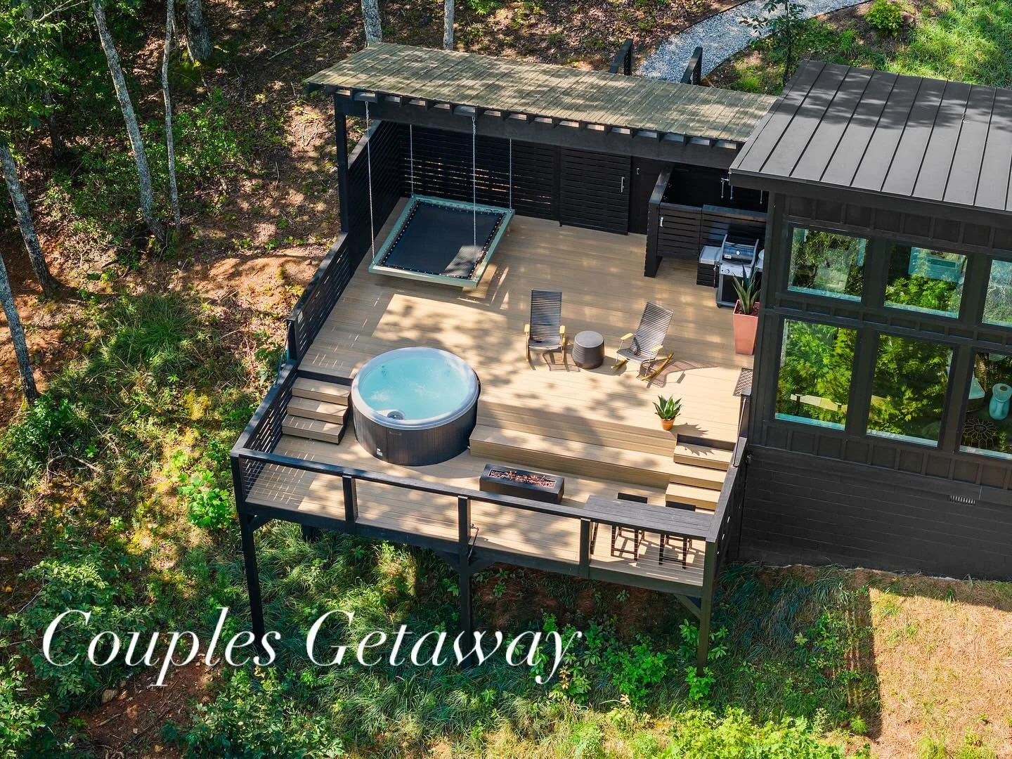 Now is the perfect time to experience the cool evenings and crisp mornings of the beginning of the &lsquo;ber months. 

Book with us at kindleridge.com

#romanticgetaway #couplesgetaway #weekendgetaway #treehouse #glamping #naturegetaway #fallgetaway