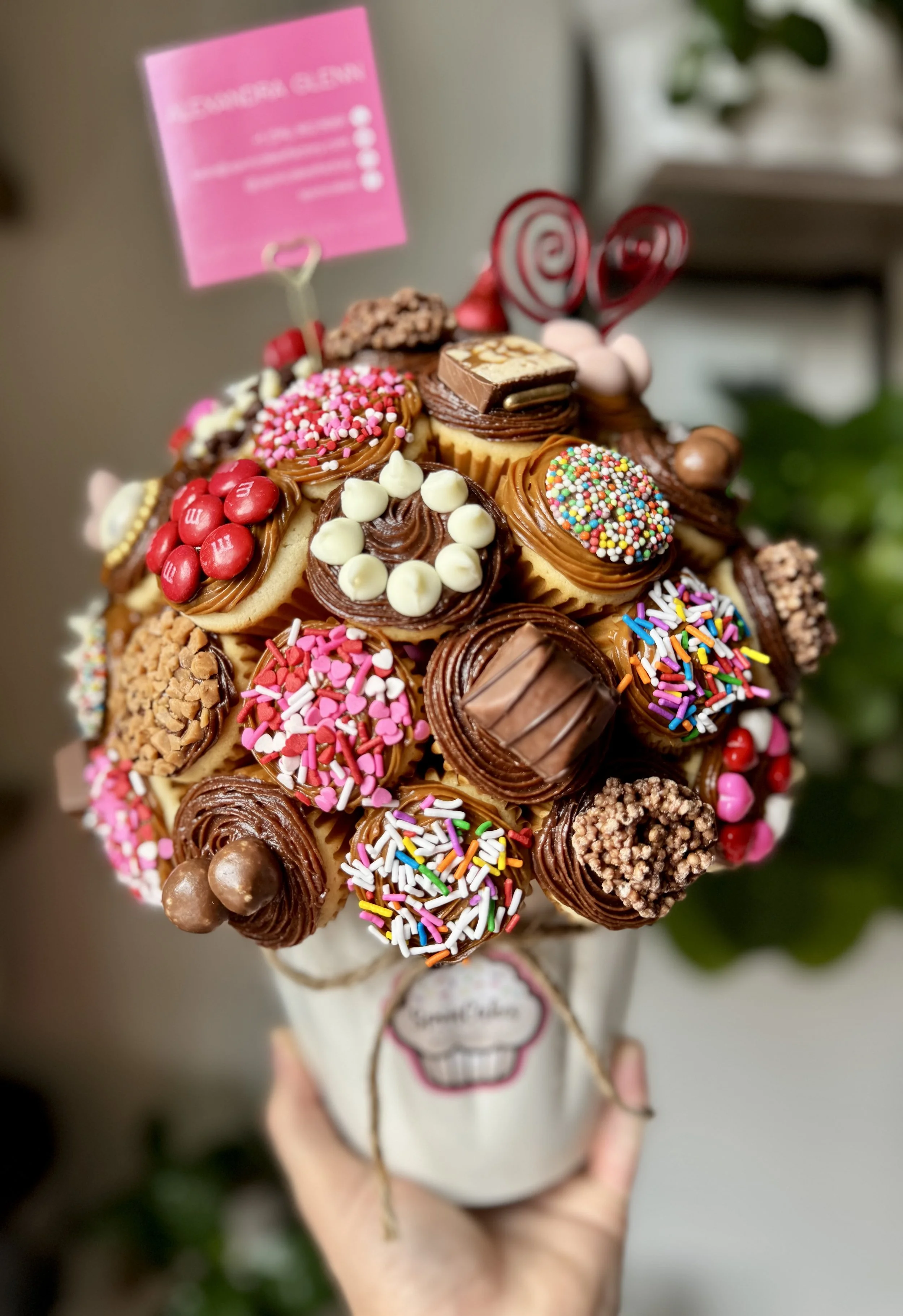 Valentine’s Mini Cupcake Gift Bouquet