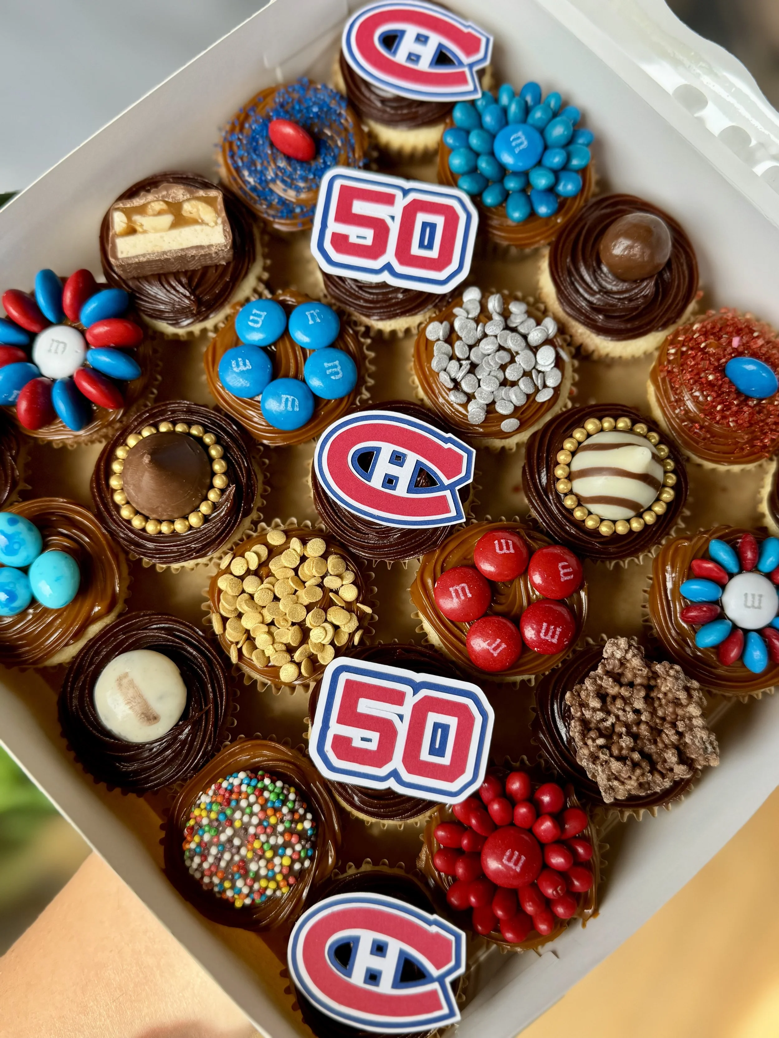 Custom 25 mini cupcakes Montreal Canadiens