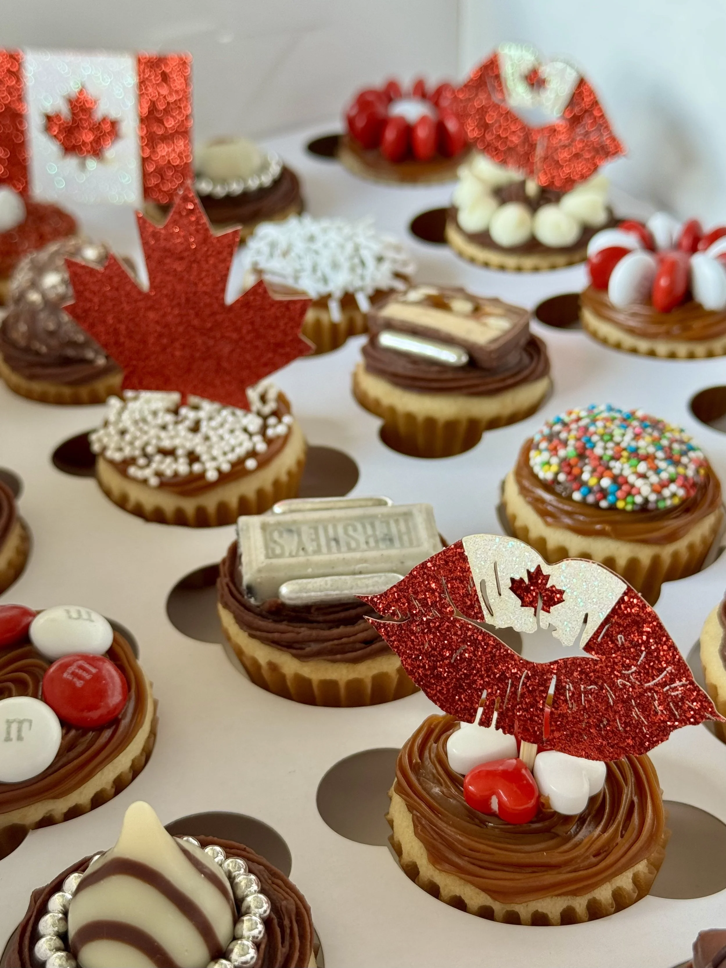 Canada mini cupcakes