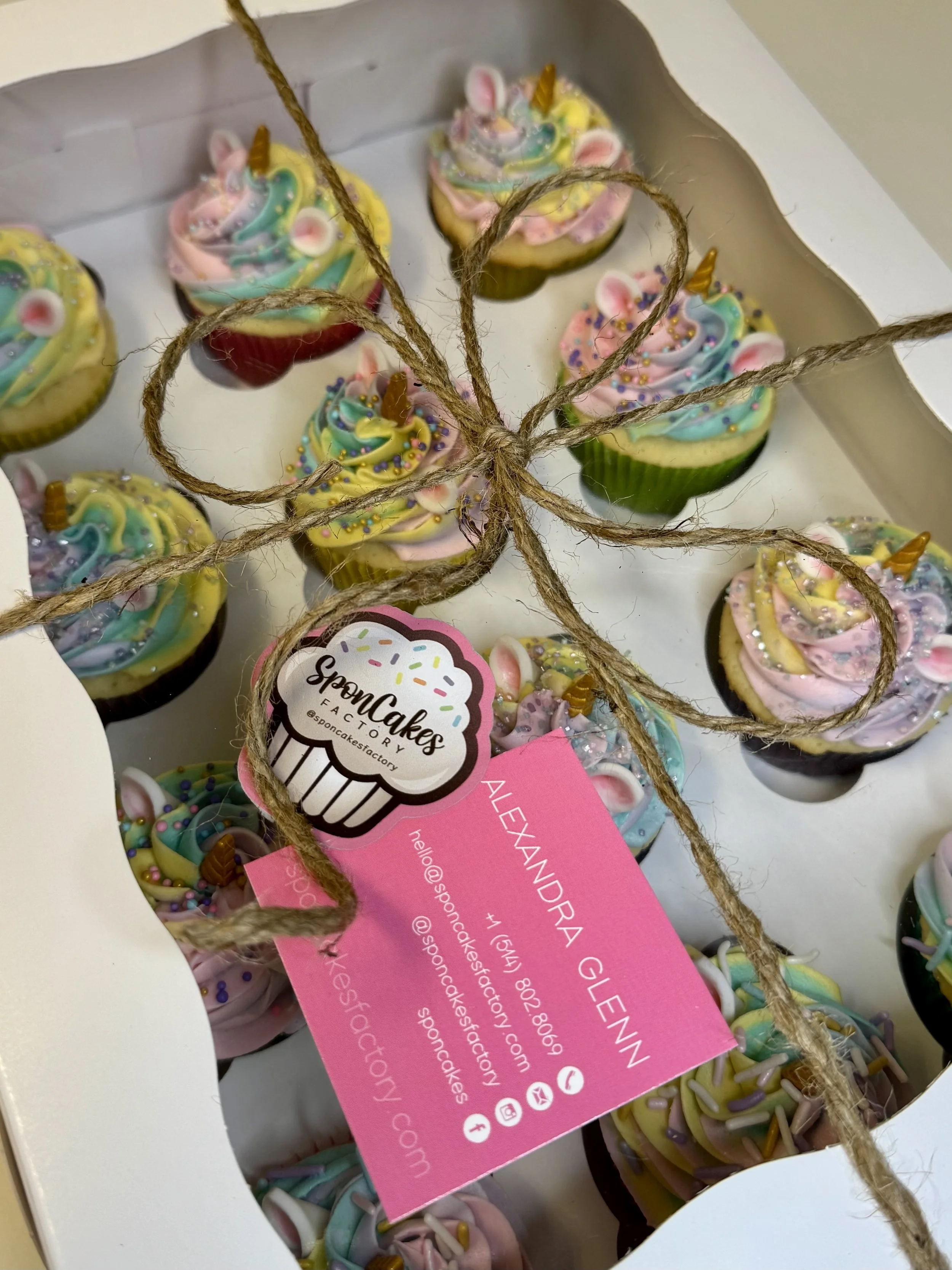 12 Classic Cupcakes Box  • 12 Cupcakes Classiques