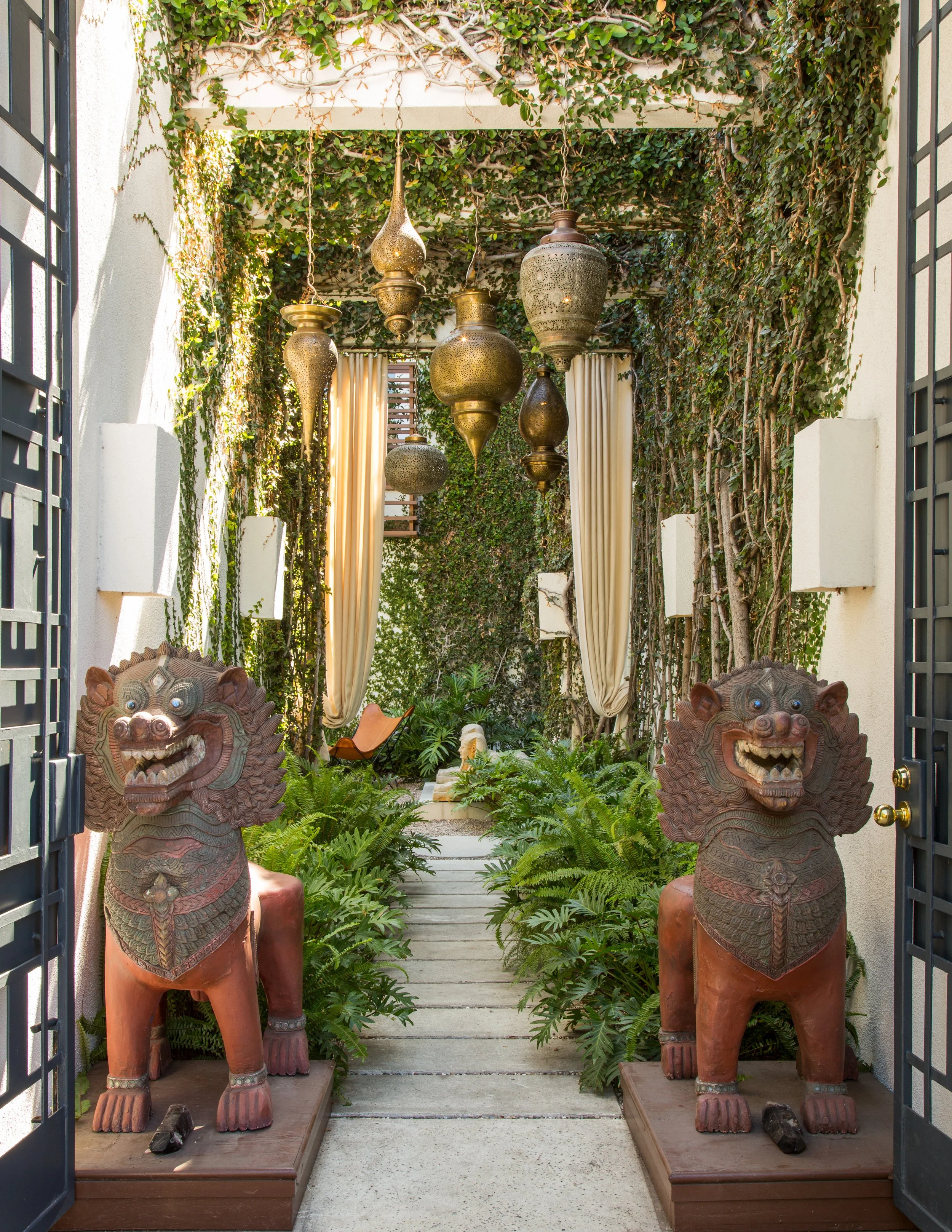 Karras_Doheny_CourtyardEntry-0051 copy.jpg