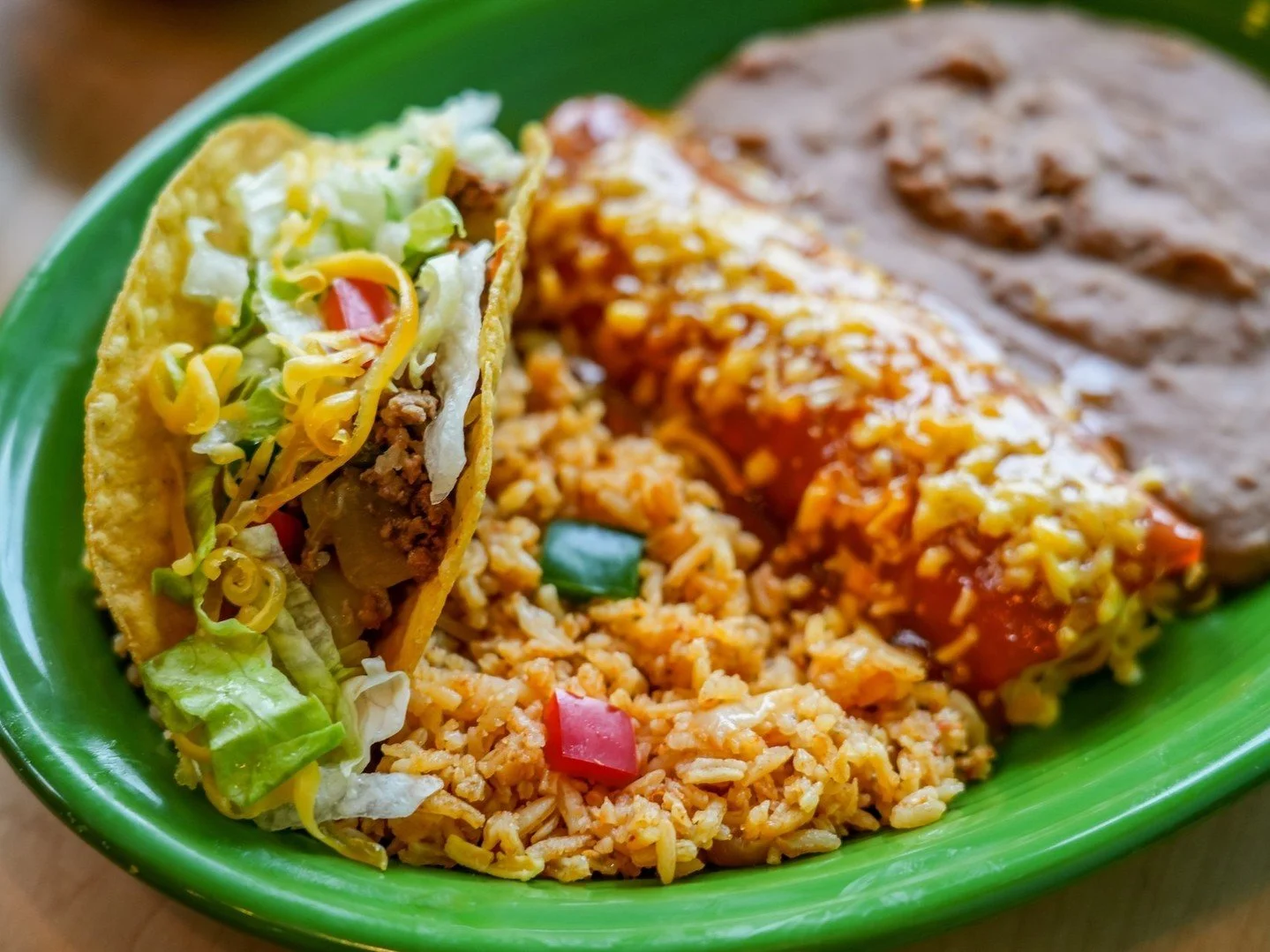 Monday blues? Not here! 💙 Beat the start of the week with our Mexican Plate special &ndash; just $8.99 from 11AM-4PM. One cheese enchilada and one crispy beef taco, served with rice, beans, and tortillas. 

#lunchspecials #mamamargies #texmex