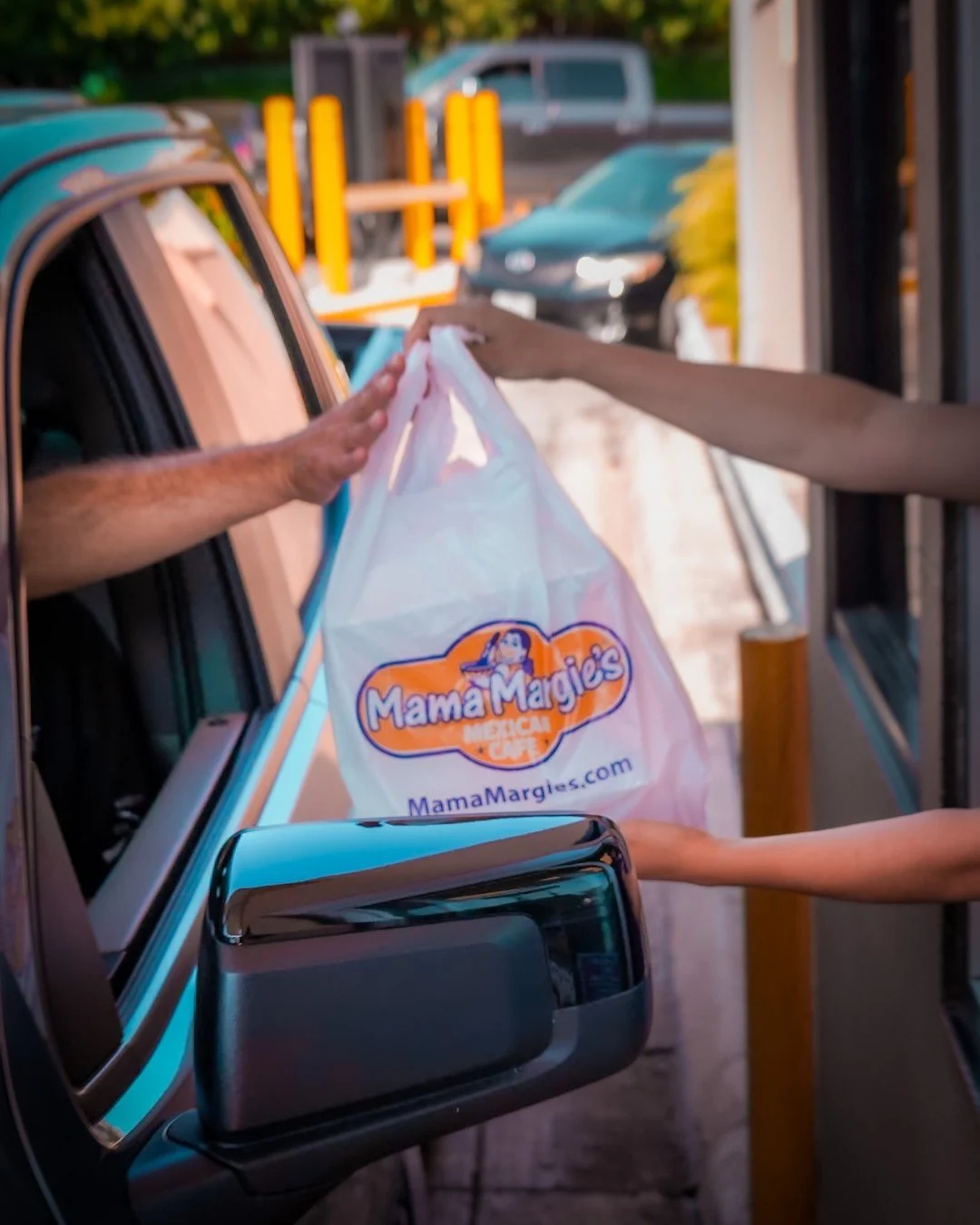 Late-night taco craving? Early morning breakfast run? We got you! 🌮⏰ Our drive-thru is open 24/7, so you can get your Tex-Mex fix anytime, day or night.
