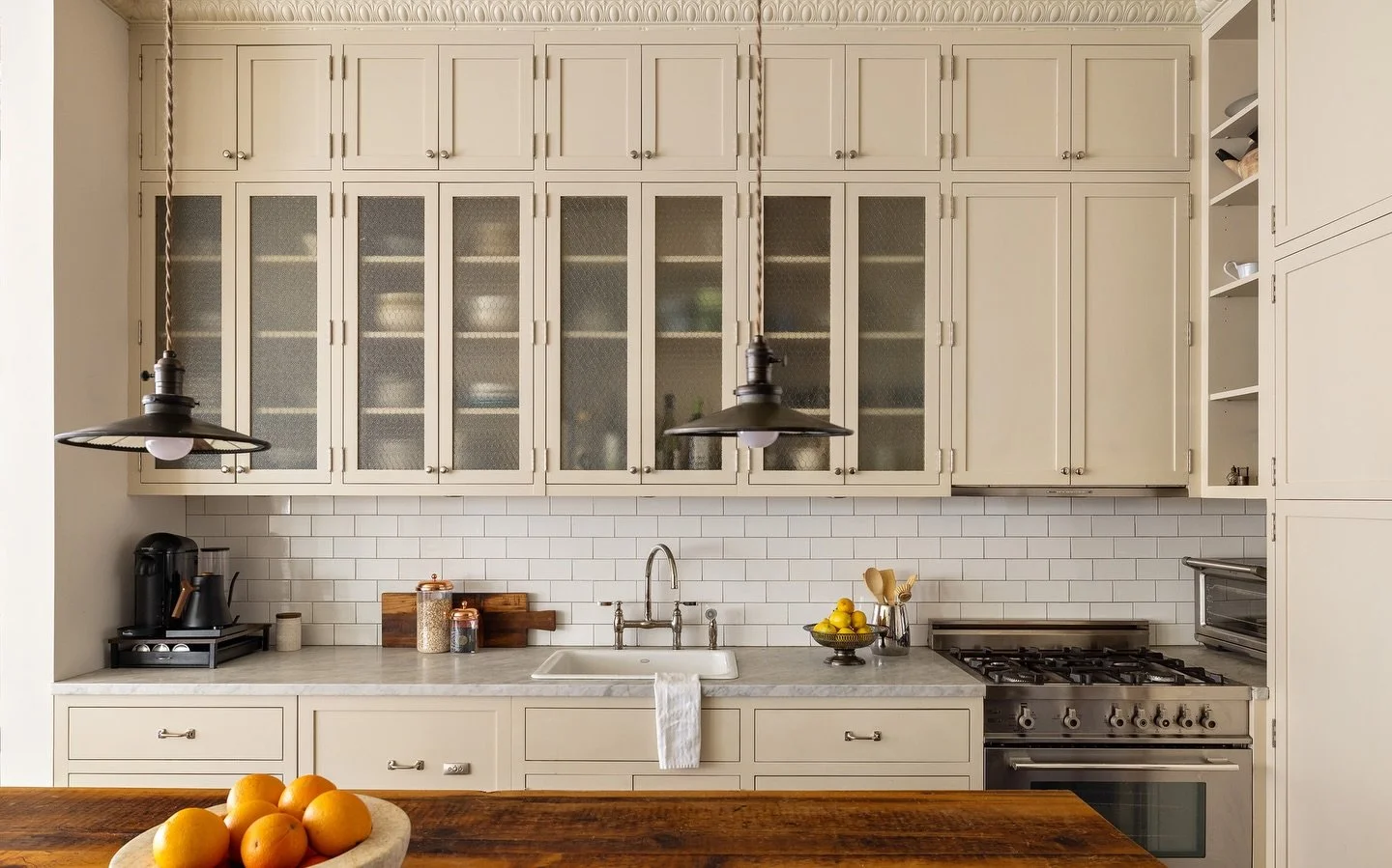 Kitchen simplicity captured by @joelpitraphotography

Represented by: @agency26co