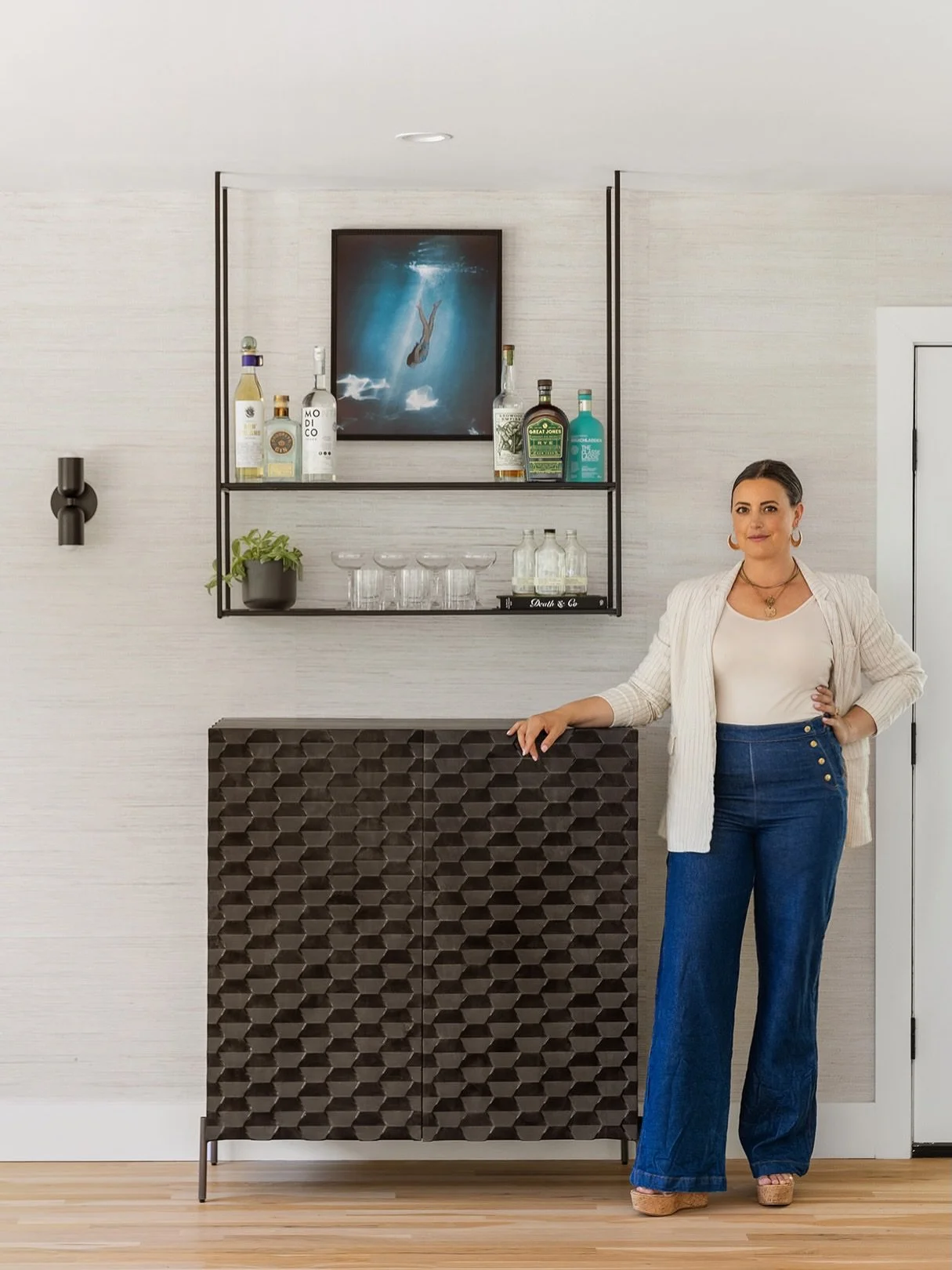We love taking portrait images of our clients during our interior design and architecture shoots. @shannondupre captured @beamandbloom in her element, a beautifully crafted home she designed.